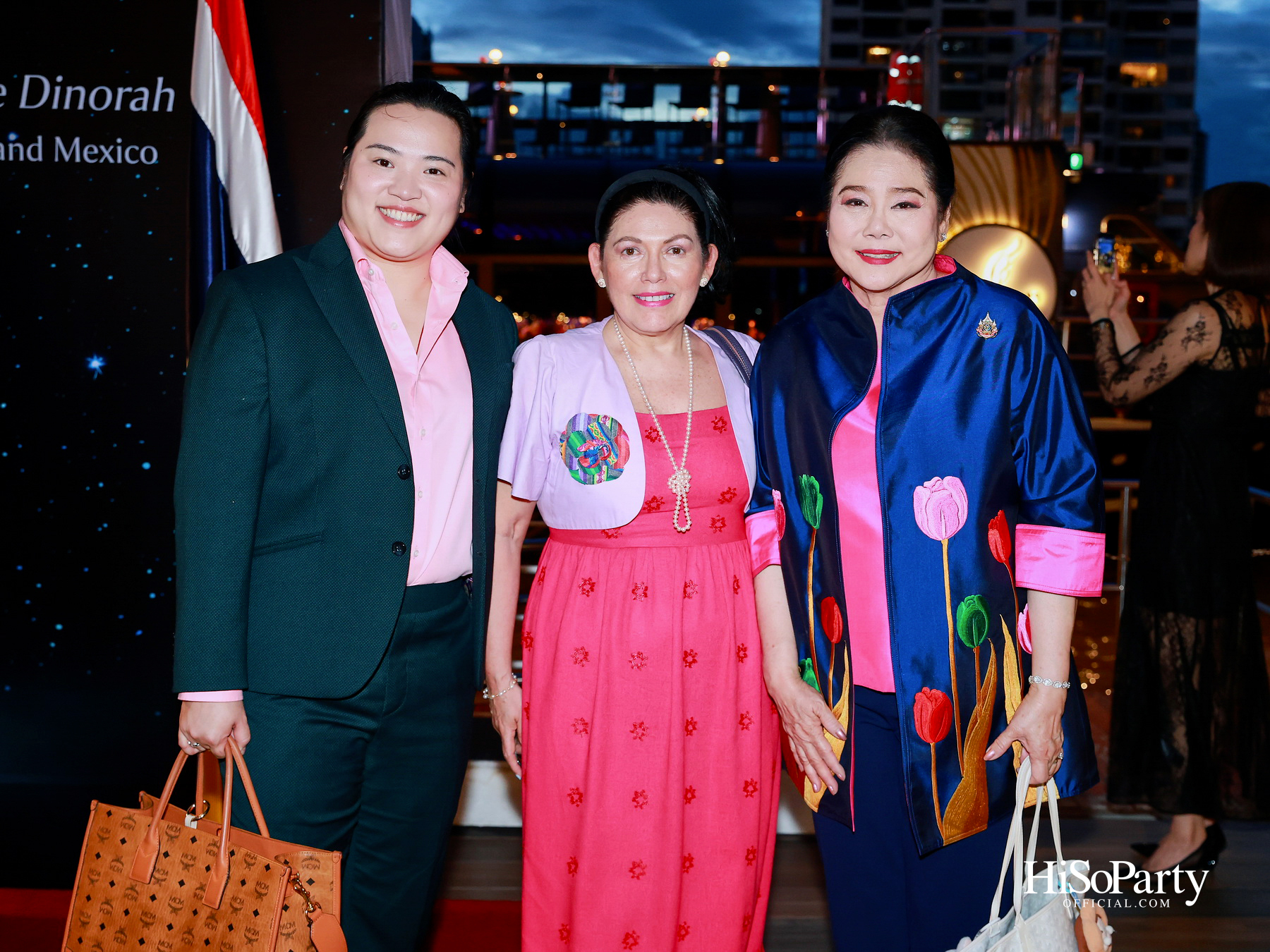 กาล่าดินเนอร์คอนเสิร์ตโดย Mariachi Bonitas de Dinorah บนเรือแซฟฟรอน เฉลิมฉลอง 50 ปี ความสัมพันธ์ทางการทูตไทย–เม็กซิโก