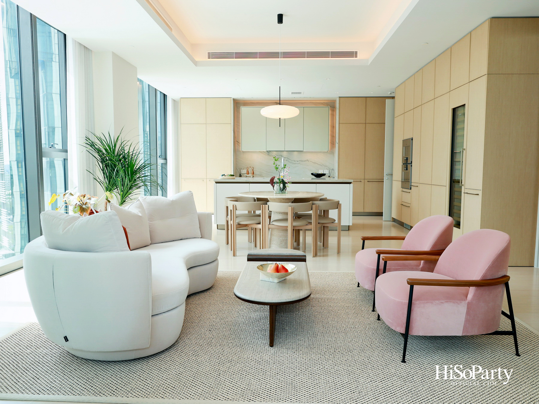 PRIVATE SHOWCASE AT SCOPE THONGLOR FEATURING SHOW UNIT ALONGSIDE MASTERPIECES CURATED BY BEAUTY GEMS