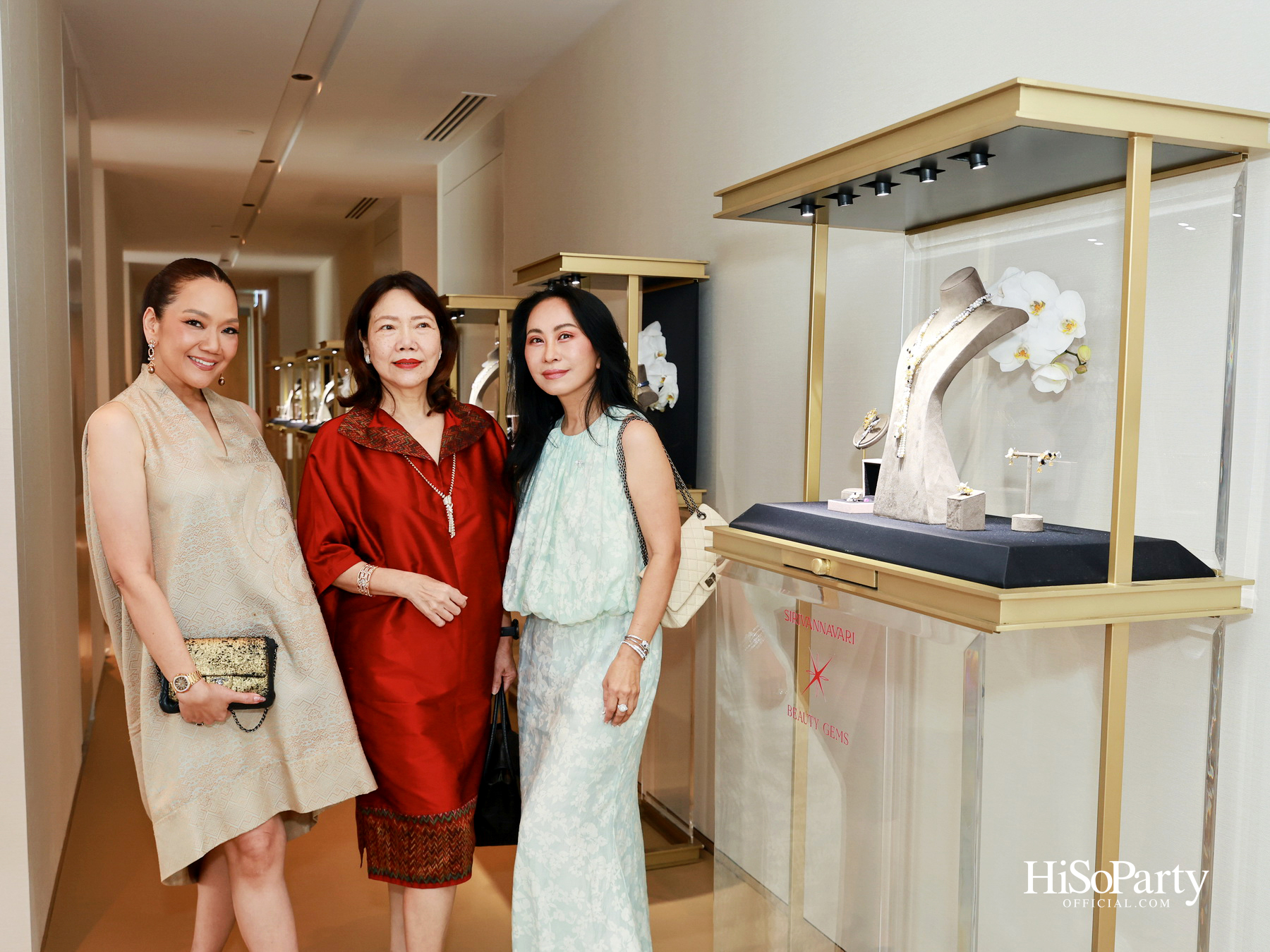 PRIVATE SHOWCASE AT SCOPE THONGLOR FEATURING SHOW UNIT ALONGSIDE MASTERPIECES CURATED BY BEAUTY GEMS