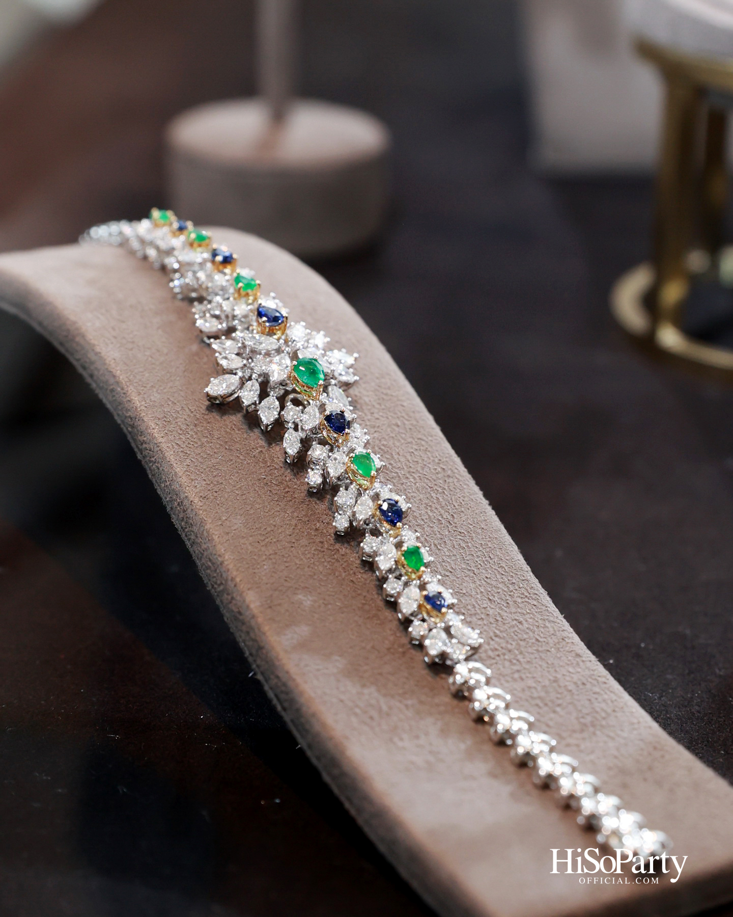 PRIVATE SHOWCASE AT SCOPE THONGLOR FEATURING SHOW UNIT ALONGSIDE MASTERPIECES CURATED BY BEAUTY GEMS