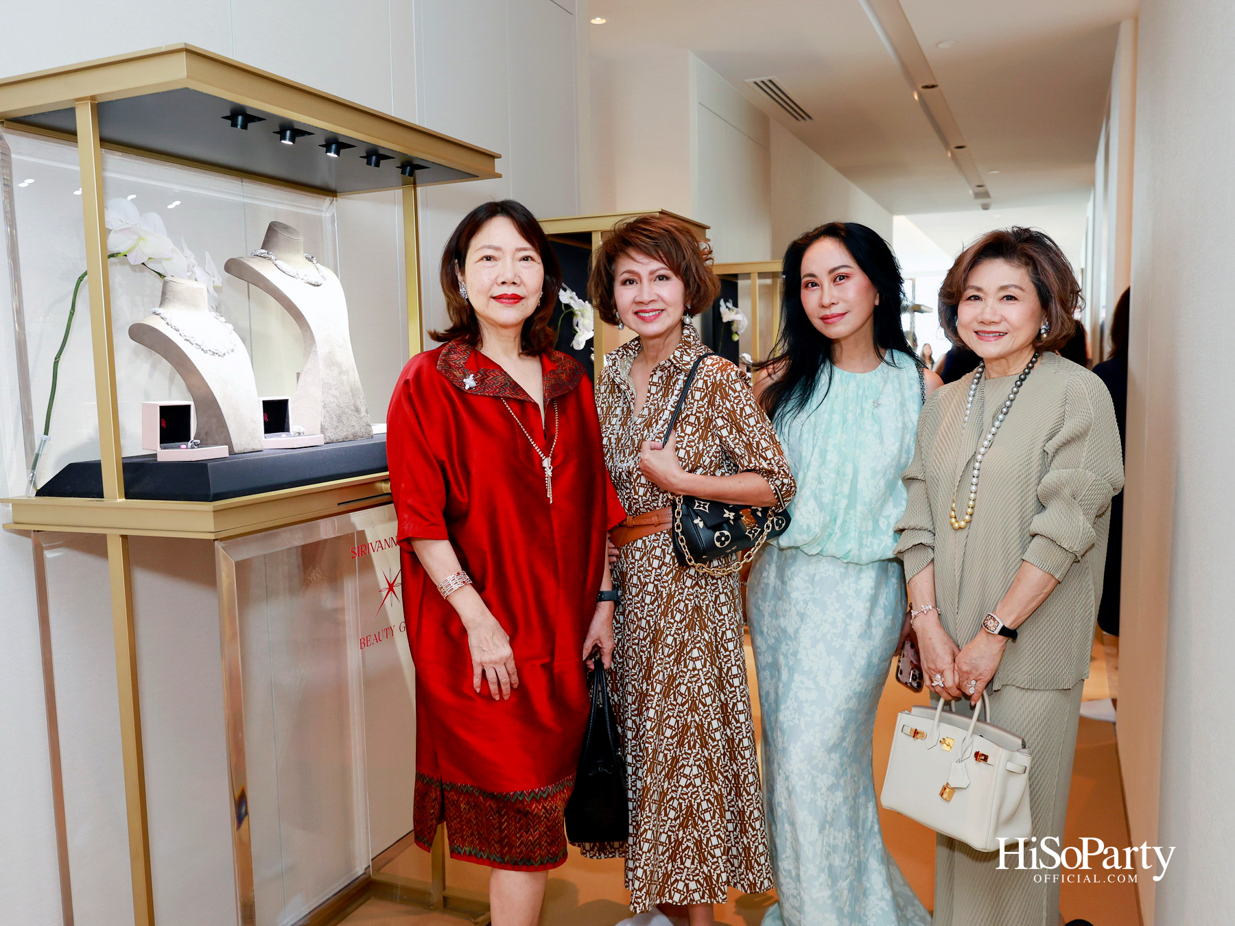 PRIVATE SHOWCASE AT SCOPE THONGLOR FEATURING SHOW UNIT ALONGSIDE MASTERPIECES CURATED BY BEAUTY GEMS