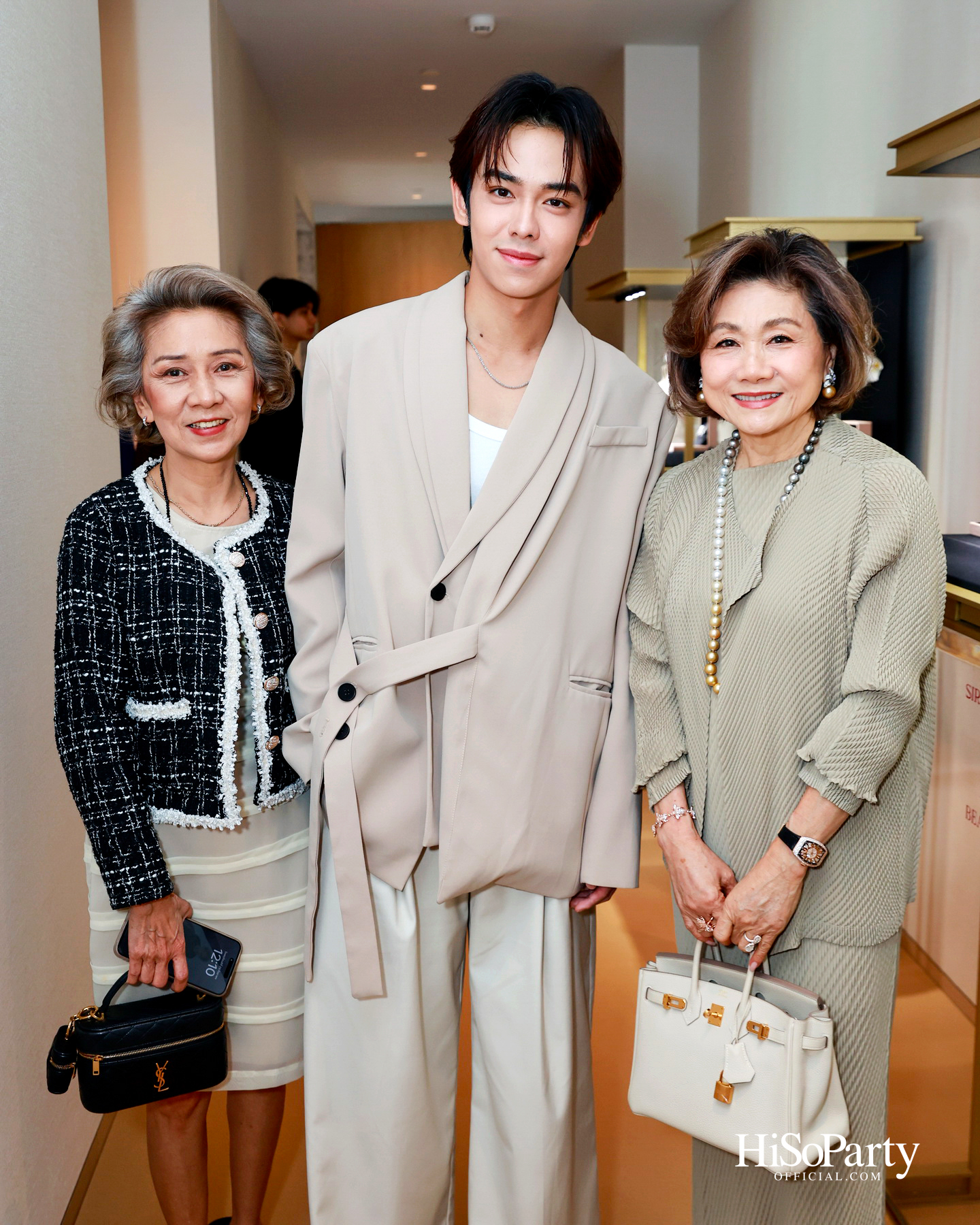 PRIVATE SHOWCASE AT SCOPE THONGLOR FEATURING SHOW UNIT ALONGSIDE MASTERPIECES CURATED BY BEAUTY GEMS