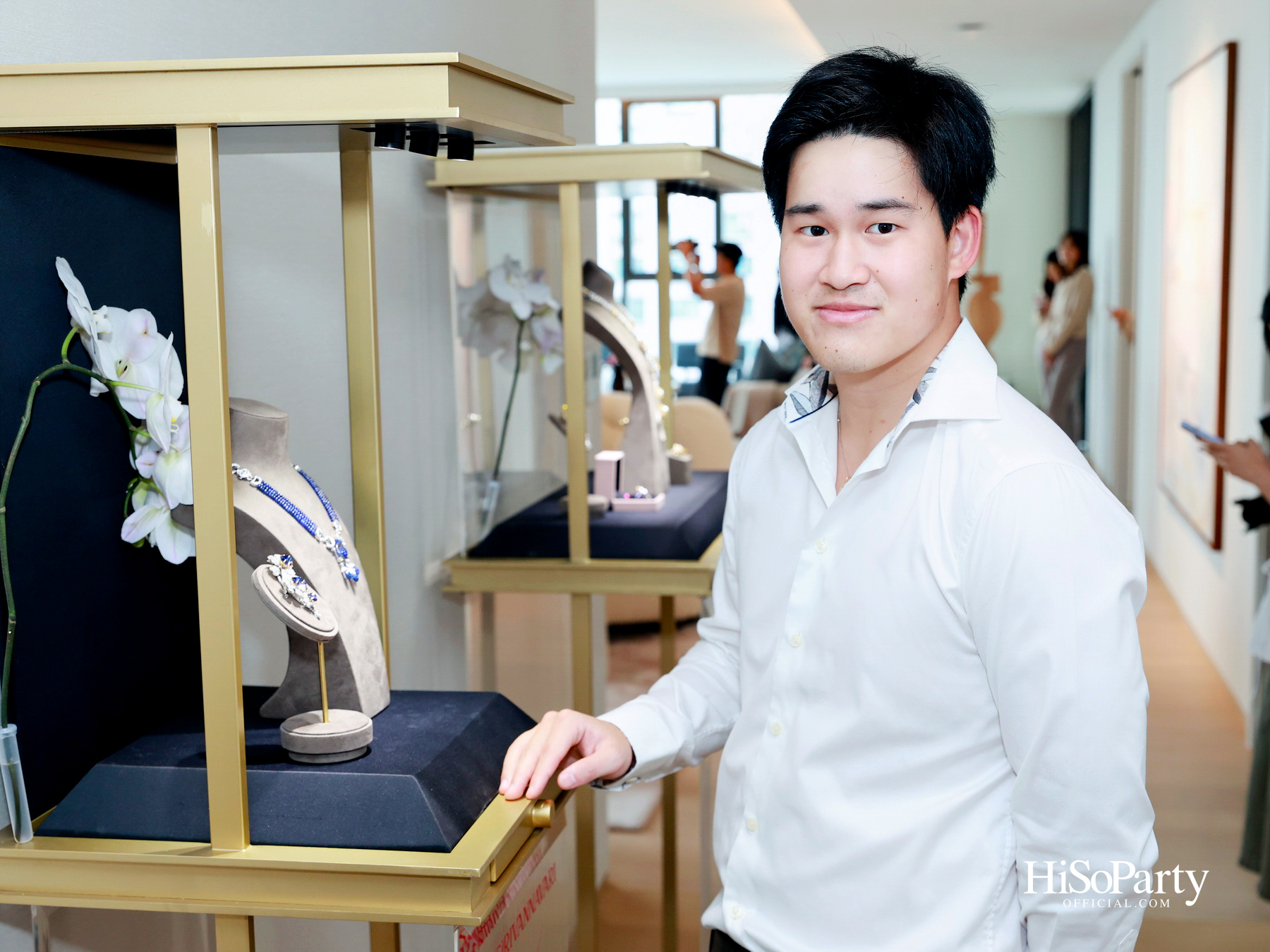 PRIVATE SHOWCASE AT SCOPE THONGLOR FEATURING SHOW UNIT ALONGSIDE MASTERPIECES CURATED BY BEAUTY GEMS