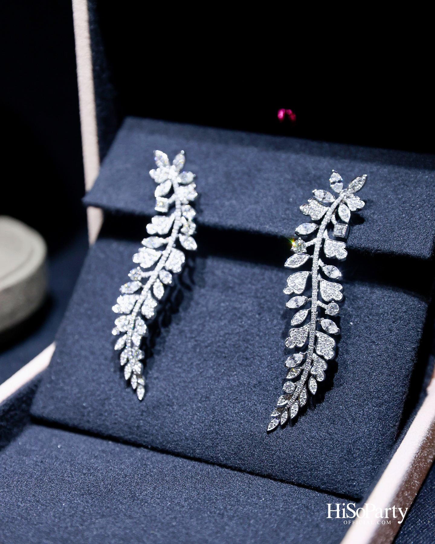 PRIVATE SHOWCASE AT SCOPE THONGLOR FEATURING SHOW UNIT ALONGSIDE MASTERPIECES CURATED BY BEAUTY GEMS