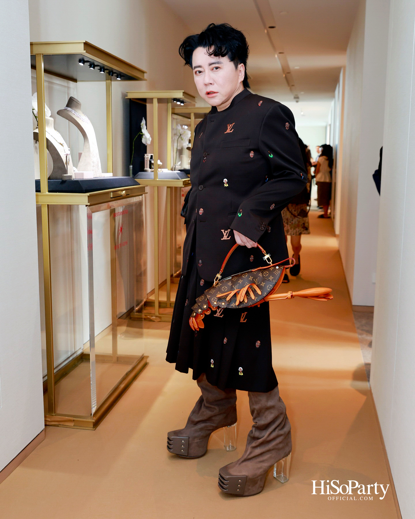 PRIVATE SHOWCASE AT SCOPE THONGLOR FEATURING SHOW UNIT ALONGSIDE MASTERPIECES CURATED BY BEAUTY GEMS