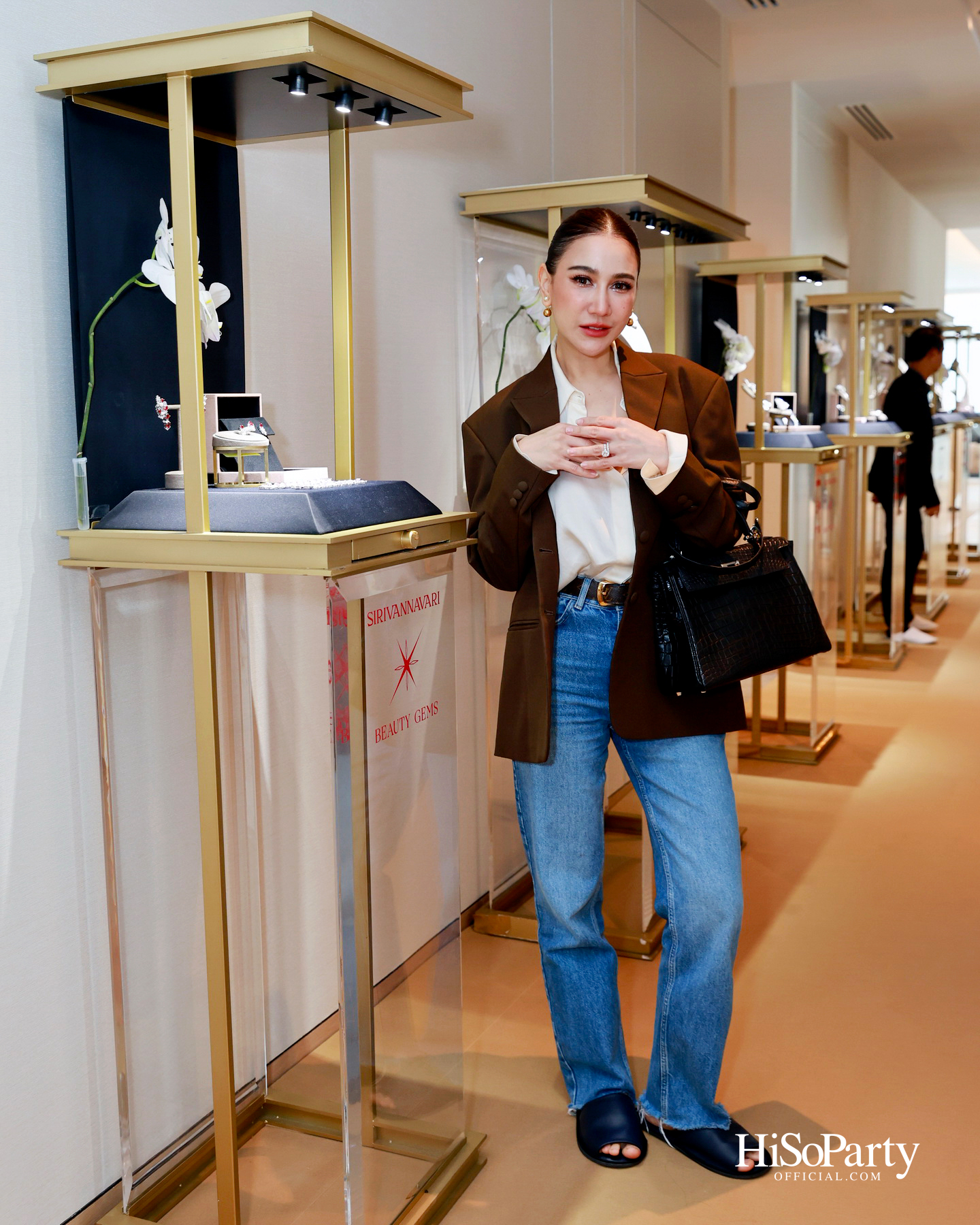 PRIVATE SHOWCASE AT SCOPE THONGLOR FEATURING SHOW UNIT ALONGSIDE MASTERPIECES CURATED BY BEAUTY GEMS