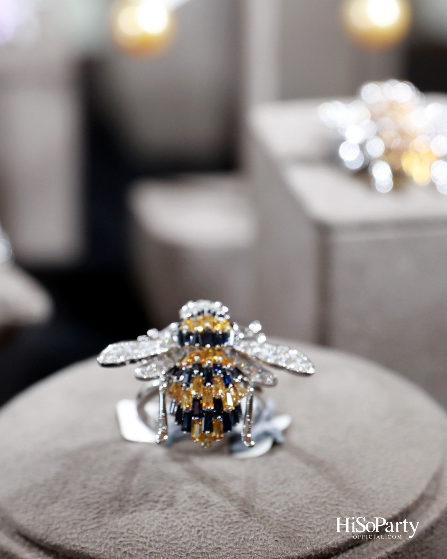 PRIVATE SHOWCASE AT SCOPE THONGLOR FEATURING SHOW UNIT ALONGSIDE MASTERPIECES CURATED BY BEAUTY GEMS