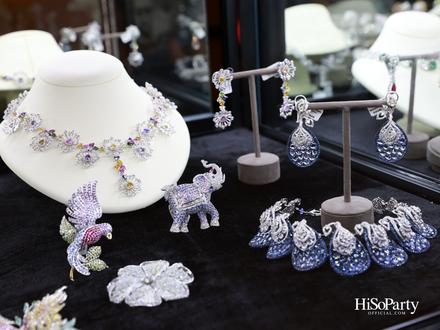 บิวตี้เจมส์ร่วมยินดีและจัดประมูลการกุศล แก่ประธานสภาสมาคมสตรีแห่งชาติฯ คนใหม่