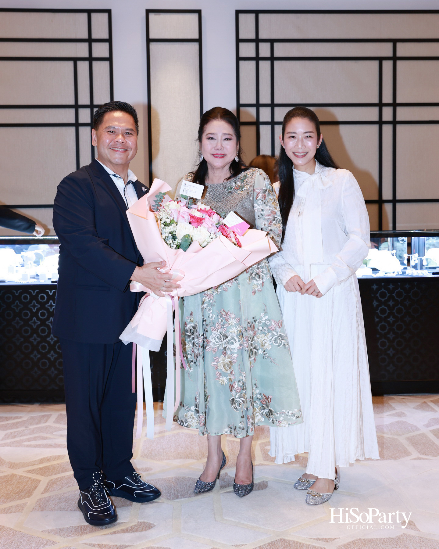 บิวตี้เจมส์ร่วมยินดีและจัดประมูลการกุศล แก่ประธานสภาสมาคมสตรีแห่งชาติฯ คนใหม่