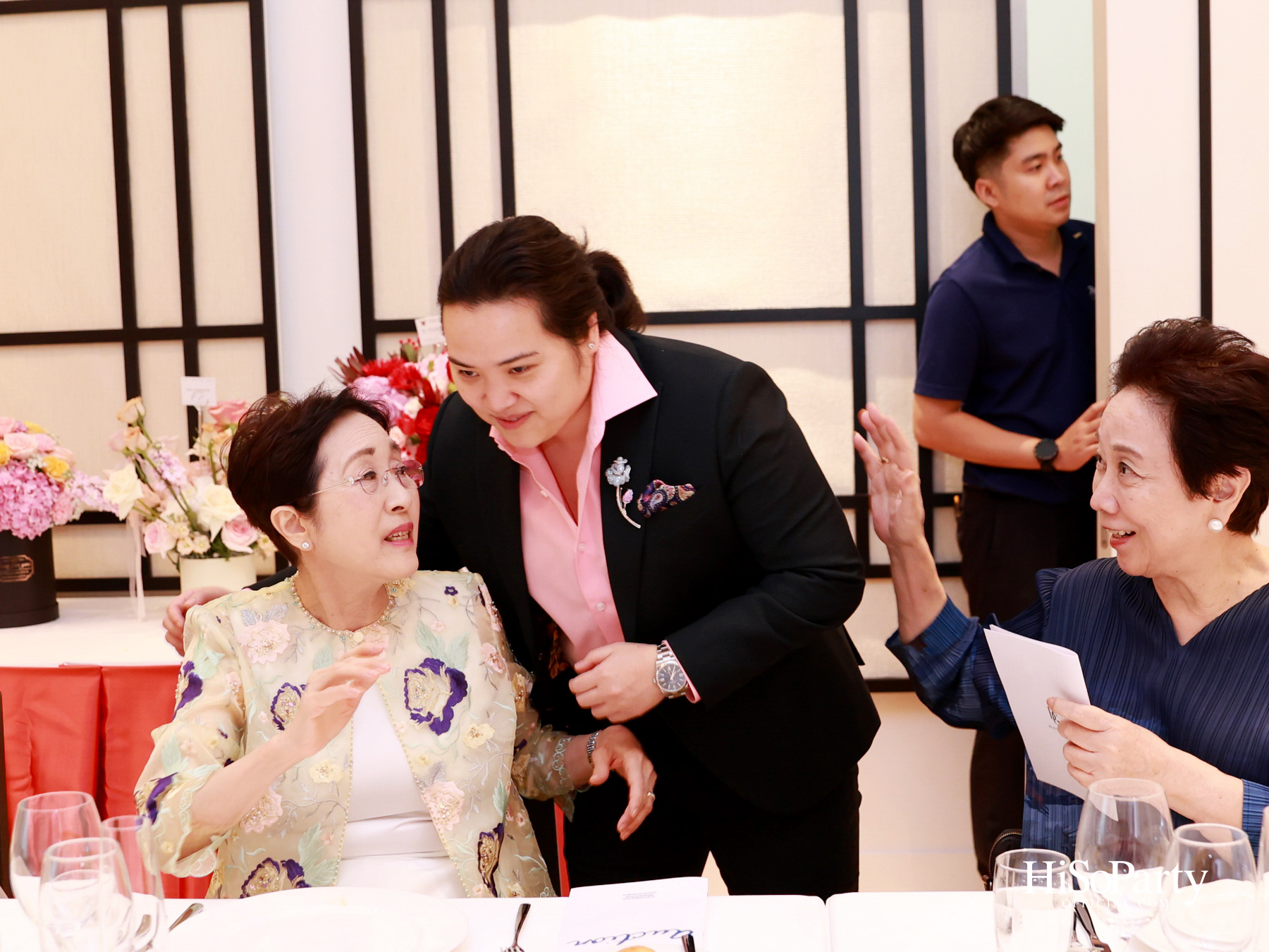 บิวตี้เจมส์ร่วมยินดีและจัดประมูลการกุศล แก่ประธานสภาสมาคมสตรีแห่งชาติฯ คนใหม่