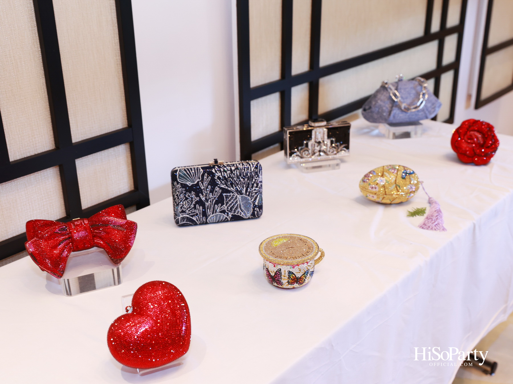 บิวตี้เจมส์ร่วมยินดีและจัดประมูลการกุศล แก่ประธานสภาสมาคมสตรีแห่งชาติฯ คนใหม่