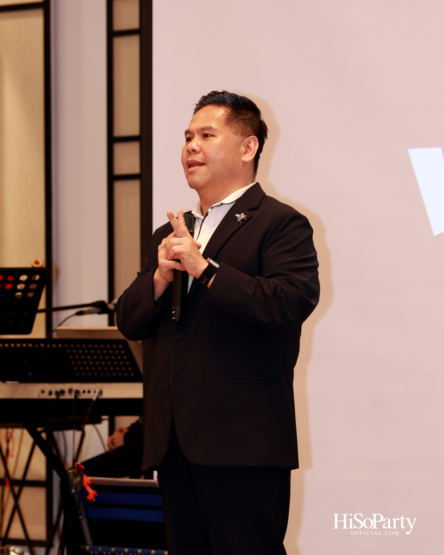 บิวตี้เจมส์ร่วมยินดีและจัดประมูลการกุศล แก่ประธานสภาสมาคมสตรีแห่งชาติฯ คนใหม่