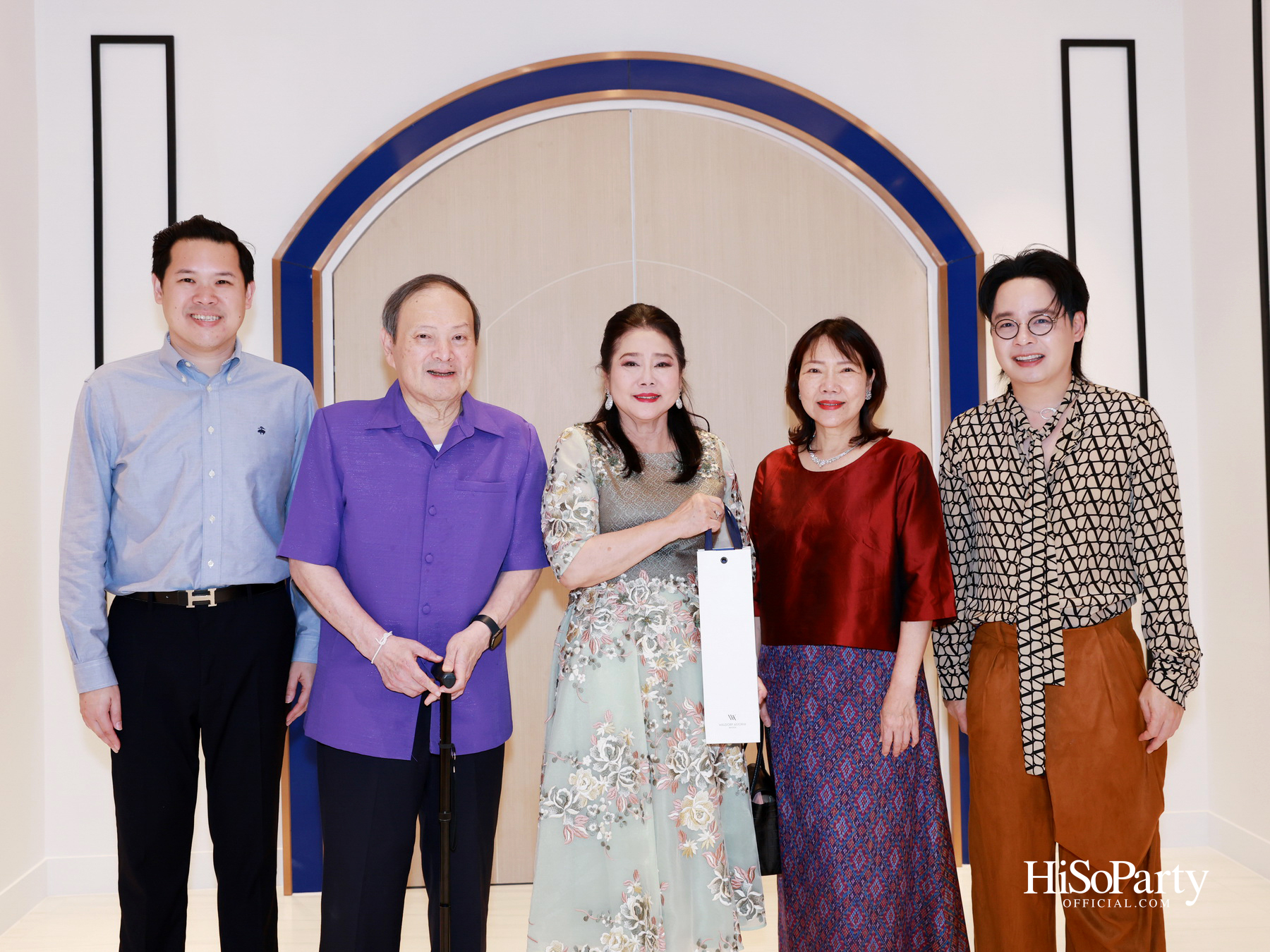 บิวตี้เจมส์ร่วมยินดีและจัดประมูลการกุศล แก่ประธานสภาสมาคมสตรีแห่งชาติฯ คนใหม่