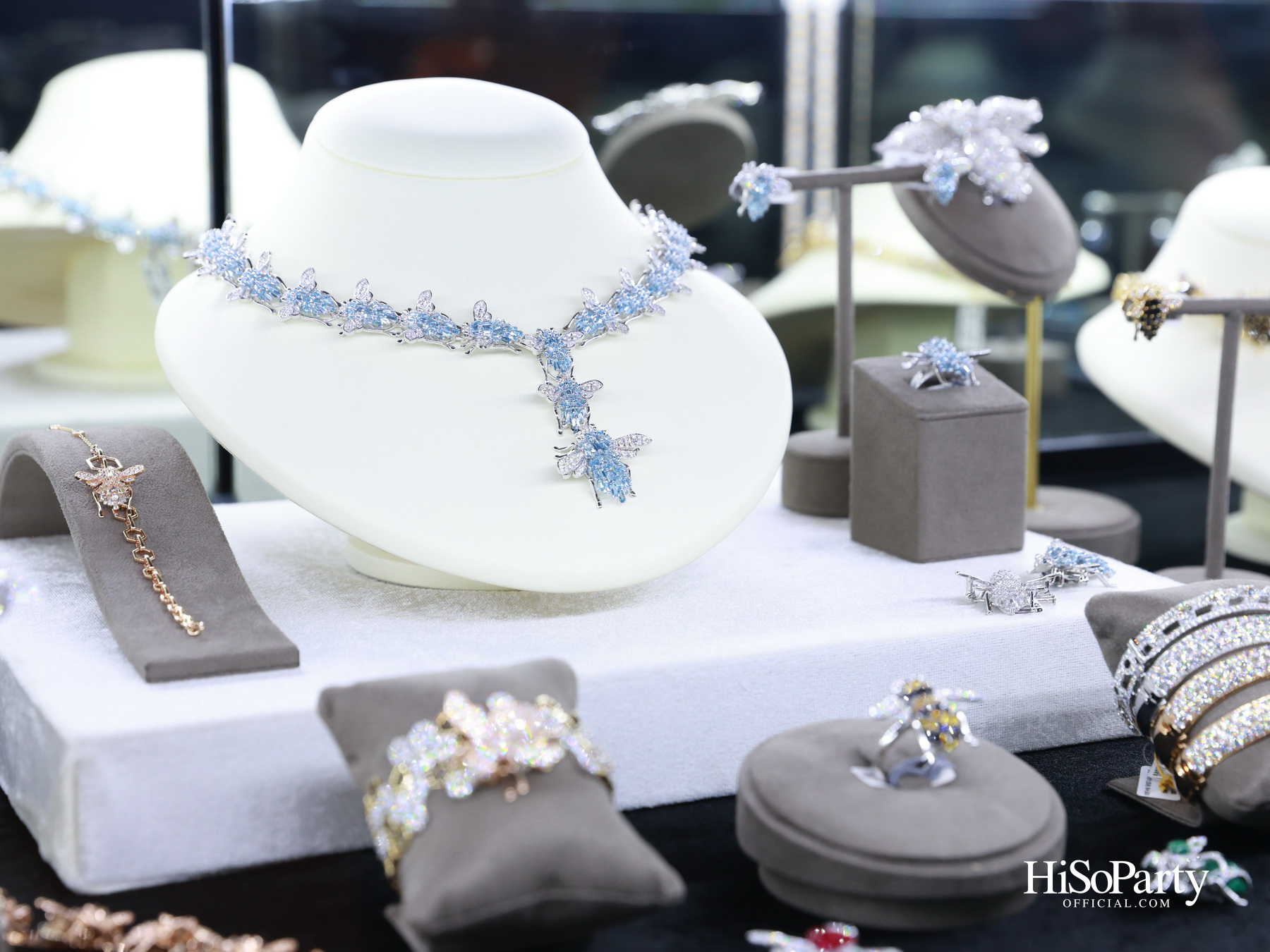 บิวตี้เจมส์ร่วมยินดีและจัดประมูลการกุศล แก่ประธานสภาสมาคมสตรีแห่งชาติฯ คนใหม่