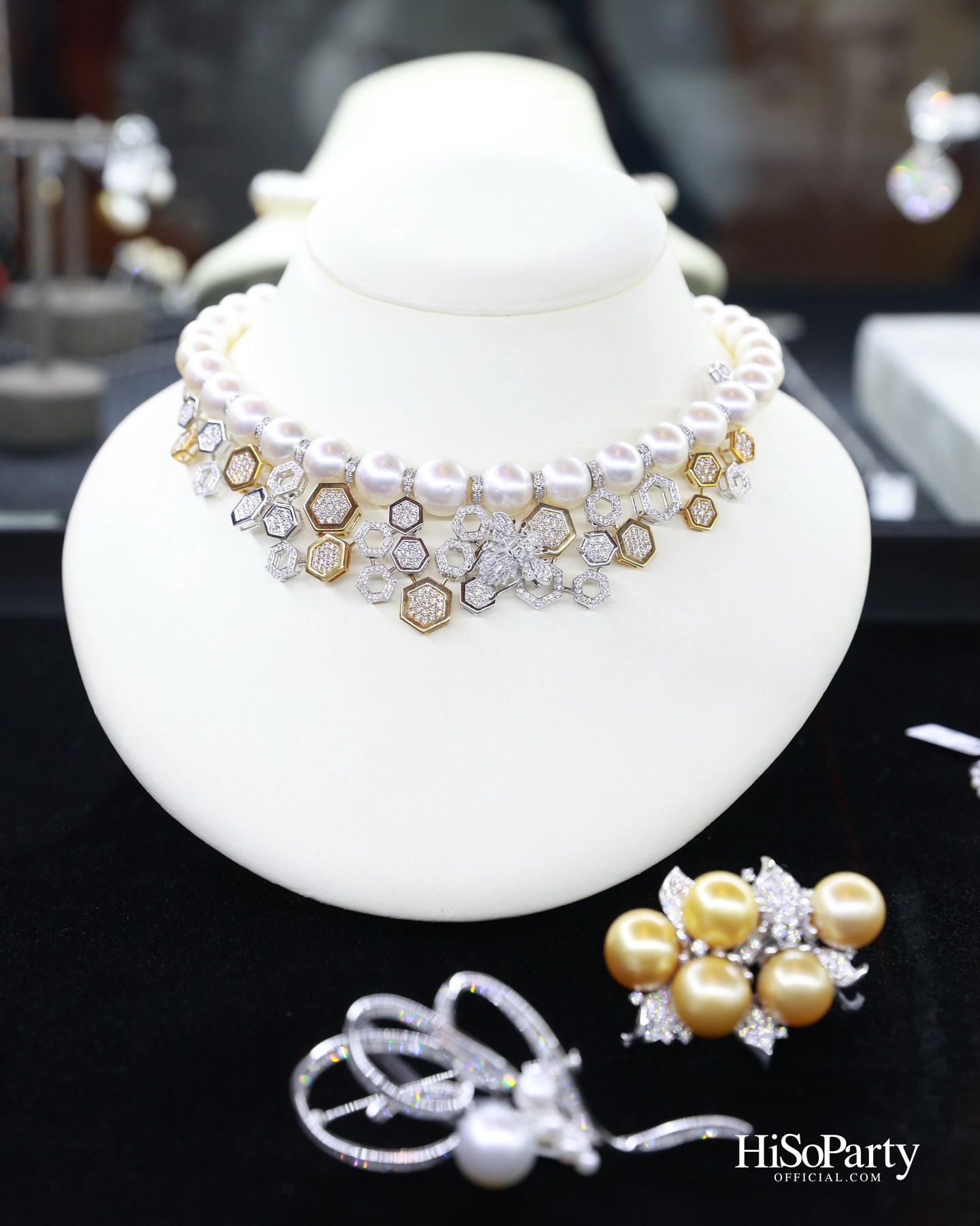 บิวตี้เจมส์ร่วมยินดีและจัดประมูลการกุศล แก่ประธานสภาสมาคมสตรีแห่งชาติฯ คนใหม่