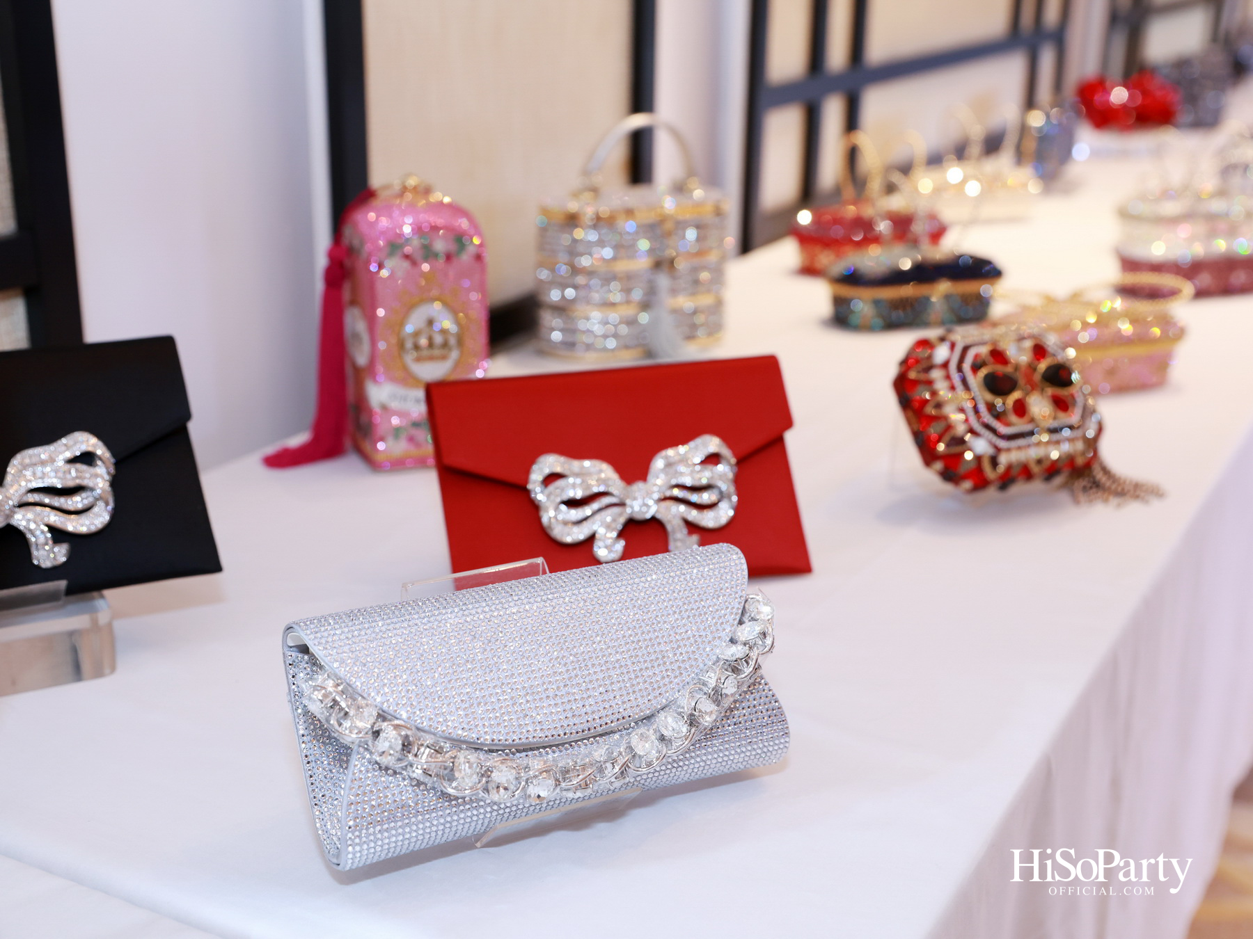 บิวตี้เจมส์ร่วมยินดีและจัดประมูลการกุศล แก่ประธานสภาสมาคมสตรีแห่งชาติฯ คนใหม่