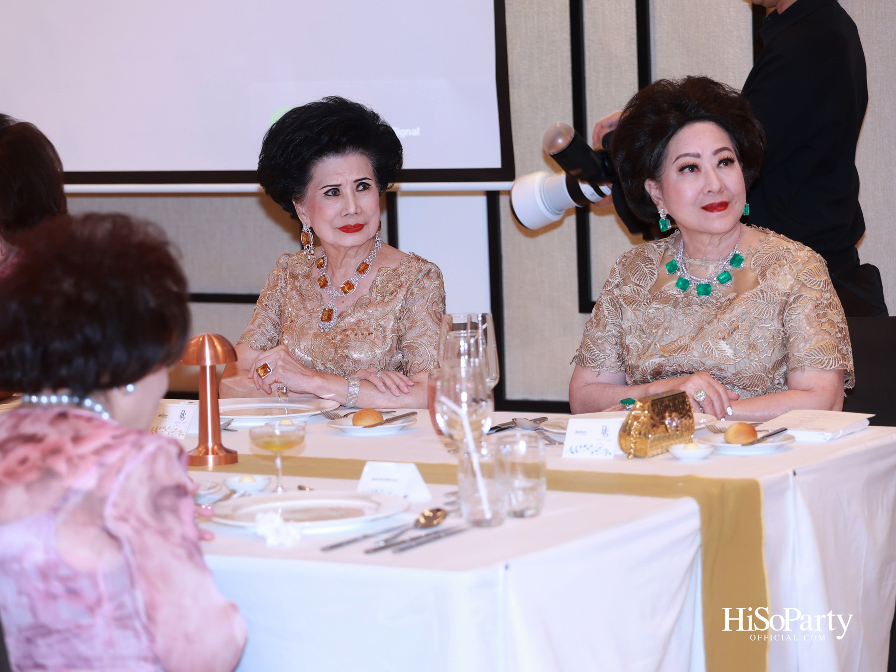 บิวตี้เจมส์ร่วมยินดีและจัดประมูลการกุศล แก่ประธานสภาสมาคมสตรีแห่งชาติฯ คนใหม่