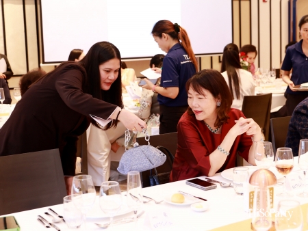 บิวตี้เจมส์ร่วมยินดีและจัดประมูลการกุศล แก่ประธานสภาสมาคมสตรีแห่งชาติฯ คนใหม่
