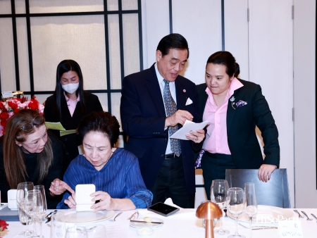 บิวตี้เจมส์ร่วมยินดีและจัดประมูลการกุศล แก่ประธานสภาสมาคมสตรีแห่งชาติฯ คนใหม่