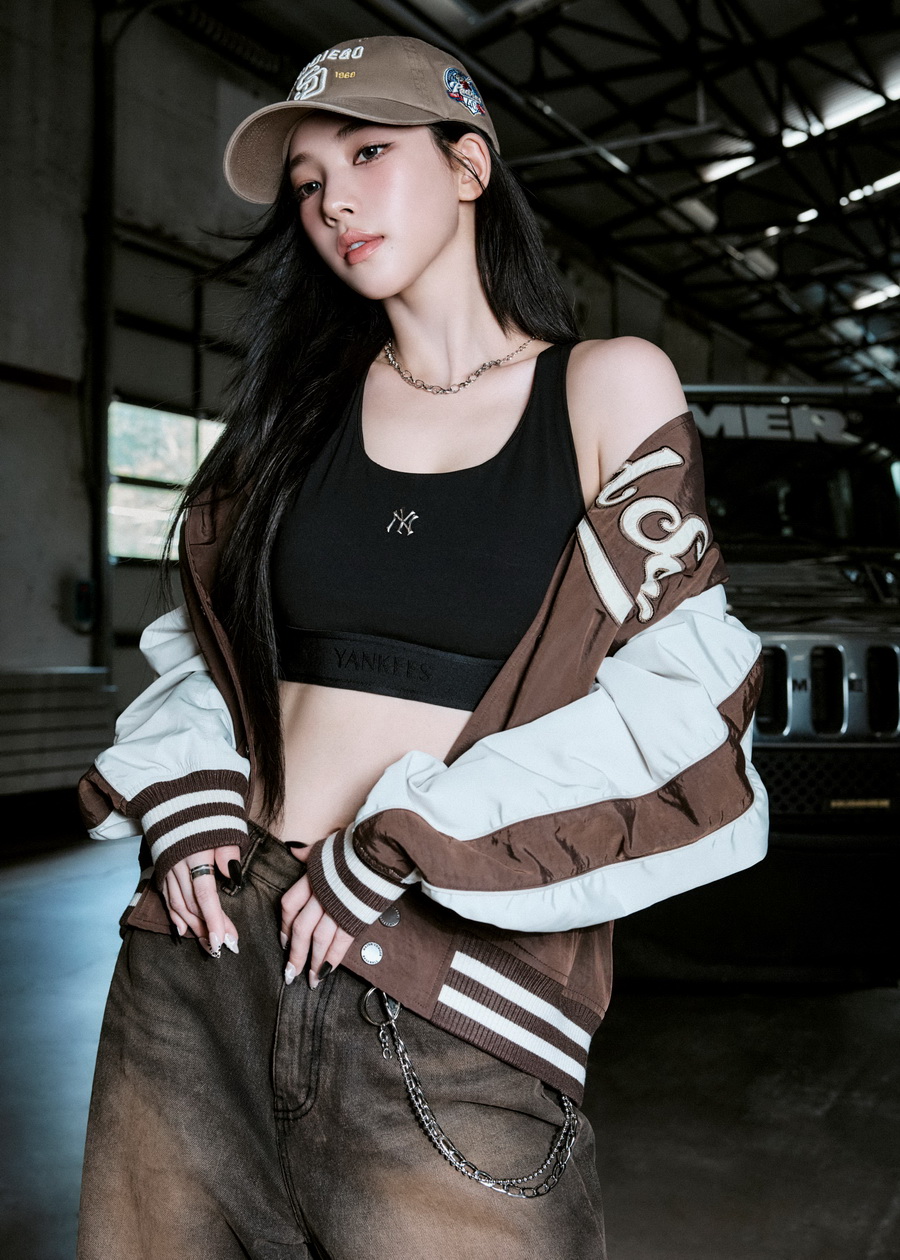 MLB ต้อนรับซีซั่นใหม่ด้วยแฟชั่นเซ็ต ‘คาริน่า’ วง aespa ถ่ายทอดซิกเนเจอร์สไตล์ในคอลเลกชัน FALL / WINTER 2025