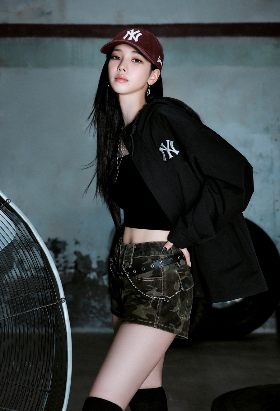 MLB ต้อนรับซีซั่นใหม่ด้วยแฟชั่นเซ็ต ‘คาริน่า’ วง aespa ถ่ายทอดซิกเนเจอร์สไตล์ในคอลเลกชัน FALL / WINTER 2025