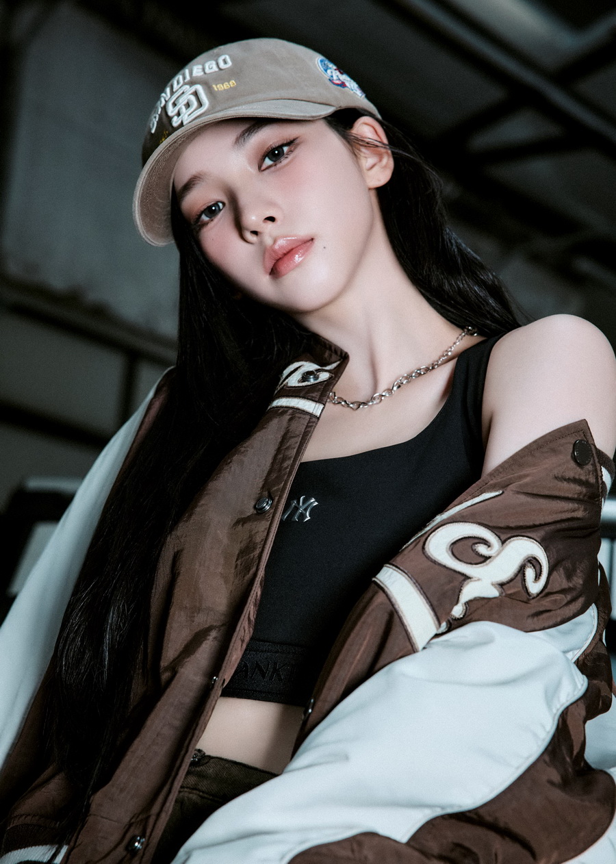 MLB ต้อนรับซีซั่นใหม่ด้วยแฟชั่นเซ็ต ‘คาริน่า’ วง aespa ถ่ายทอดซิกเนเจอร์สไตล์ในคอลเลกชัน FALL / WINTER 2025