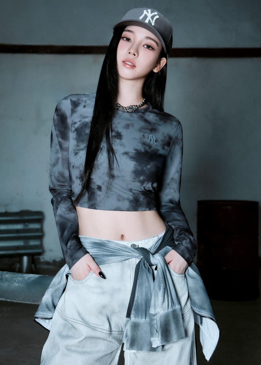 MLB ต้อนรับซีซั่นใหม่ด้วยแฟชั่นเซ็ต ‘คาริน่า’ วง aespa ถ่ายทอดซิกเนเจอร์สไตล์ในคอลเลกชัน FALL / WINTER 2025