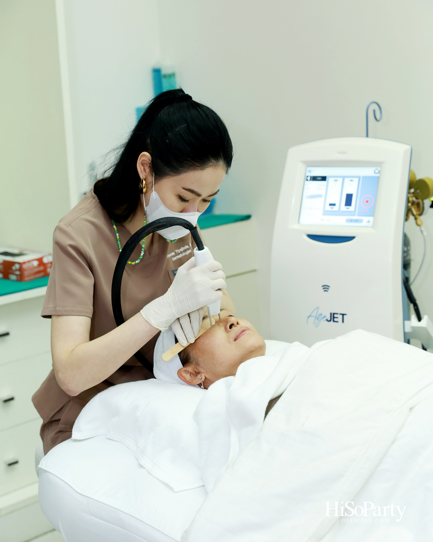 งานแถลงข่าวเปิดตัว AgeJet Nitrogen Plasma นวัตกรรมพลิกโฉมการฟื้นฟูผิวแบบไม่ต้องผ่าตัด