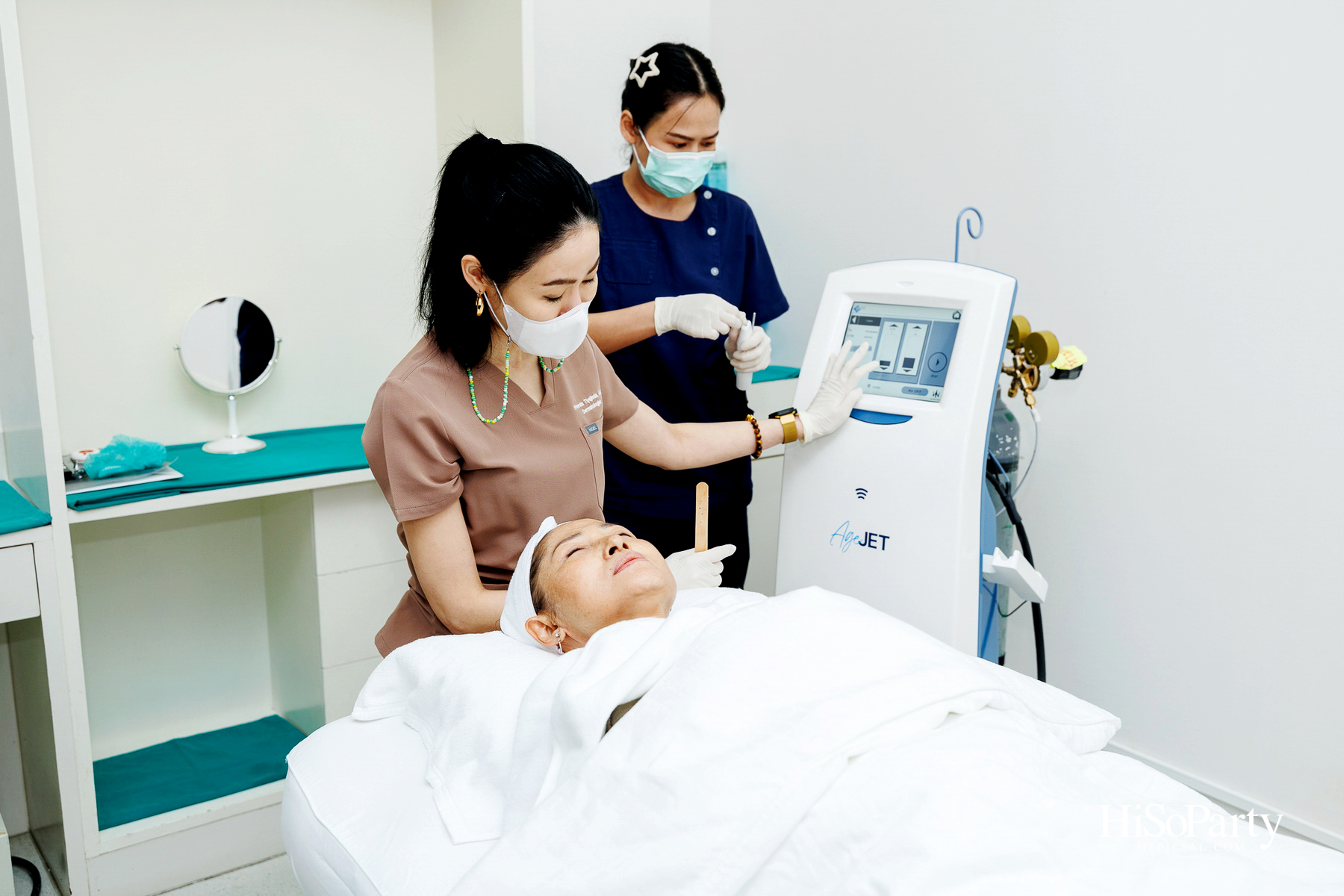 งานแถลงข่าวเปิดตัว AgeJet Nitrogen Plasma นวัตกรรมพลิกโฉมการฟื้นฟูผิวแบบไม่ต้องผ่าตัด