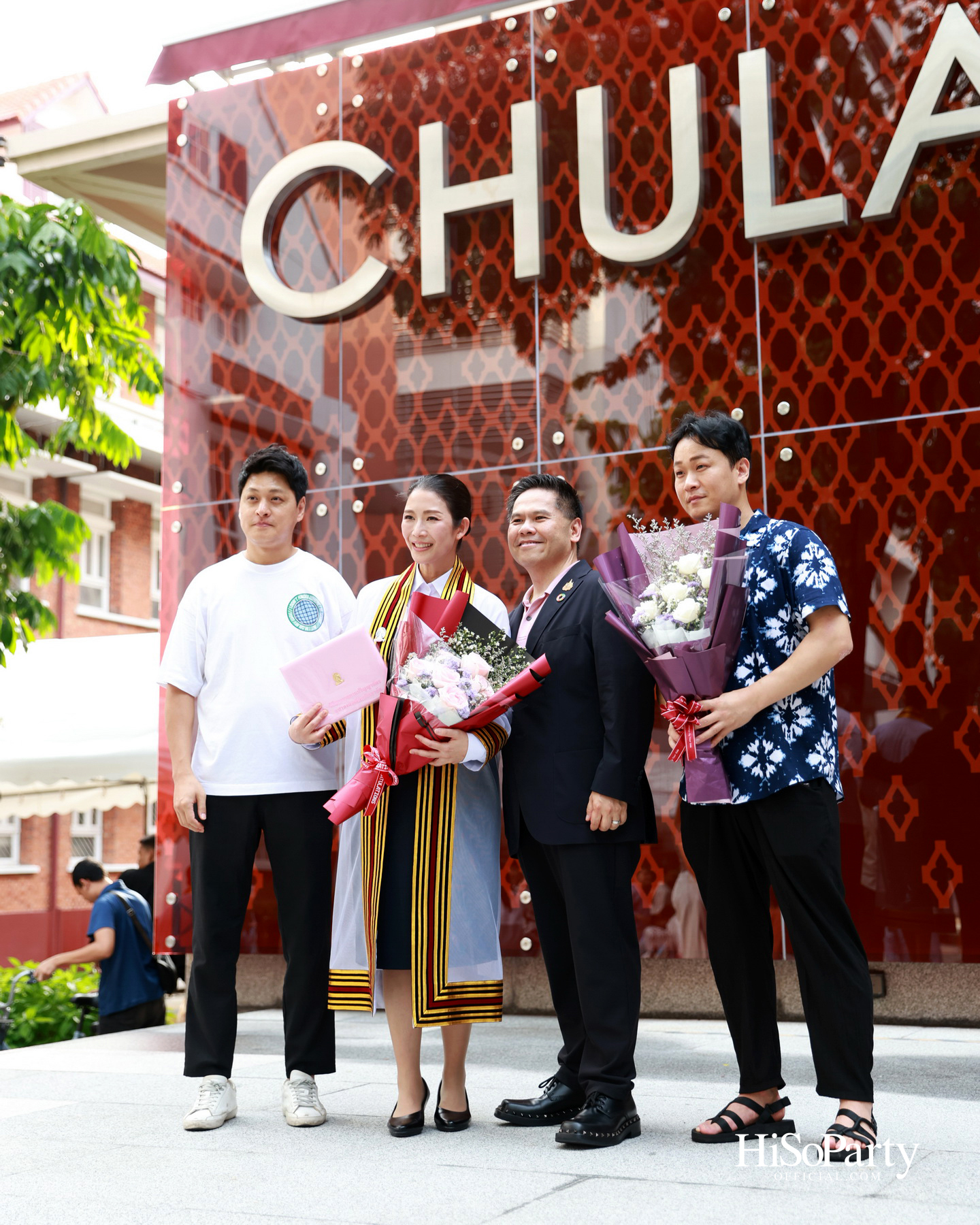 ขอแสดงความยินดีกับคุณเก๋-ดร.สุวรรณา ศิลปอาชา เนื่องในโอกาสสําเร็จการศึกษา ปริญญาโท จากคณะวิศวกรรมศาสตร์ จุฬาลงกรณ์มหาวิทยาลัย