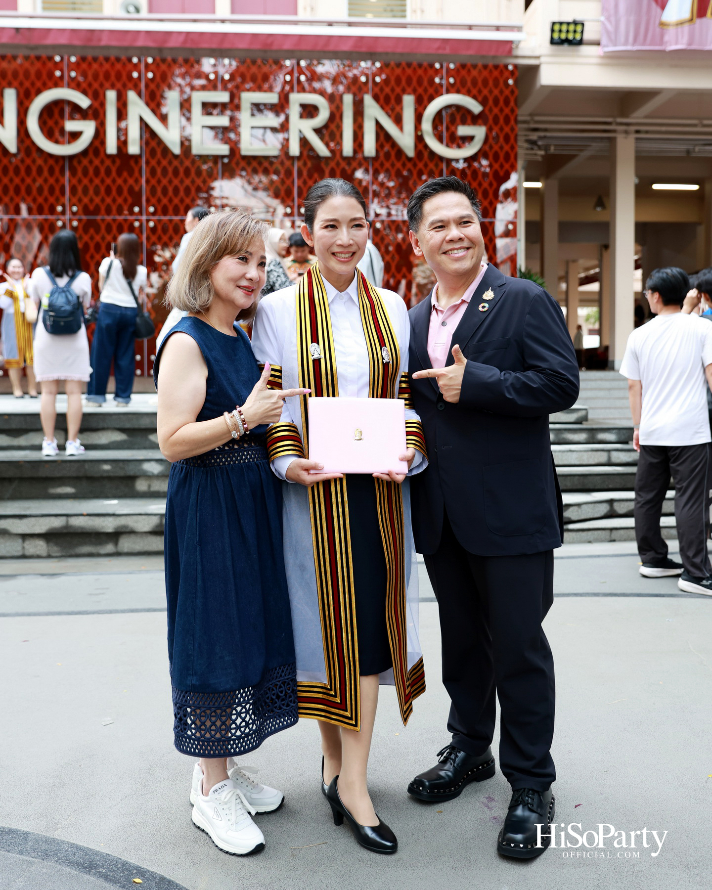 ขอแสดงความยินดีกับคุณเก๋-ดร.สุวรรณา ศิลปอาชา เนื่องในโอกาสสําเร็จการศึกษา ปริญญาโท จากคณะวิศวกรรมศาสตร์ จุฬาลงกรณ์มหาวิทยาลัย