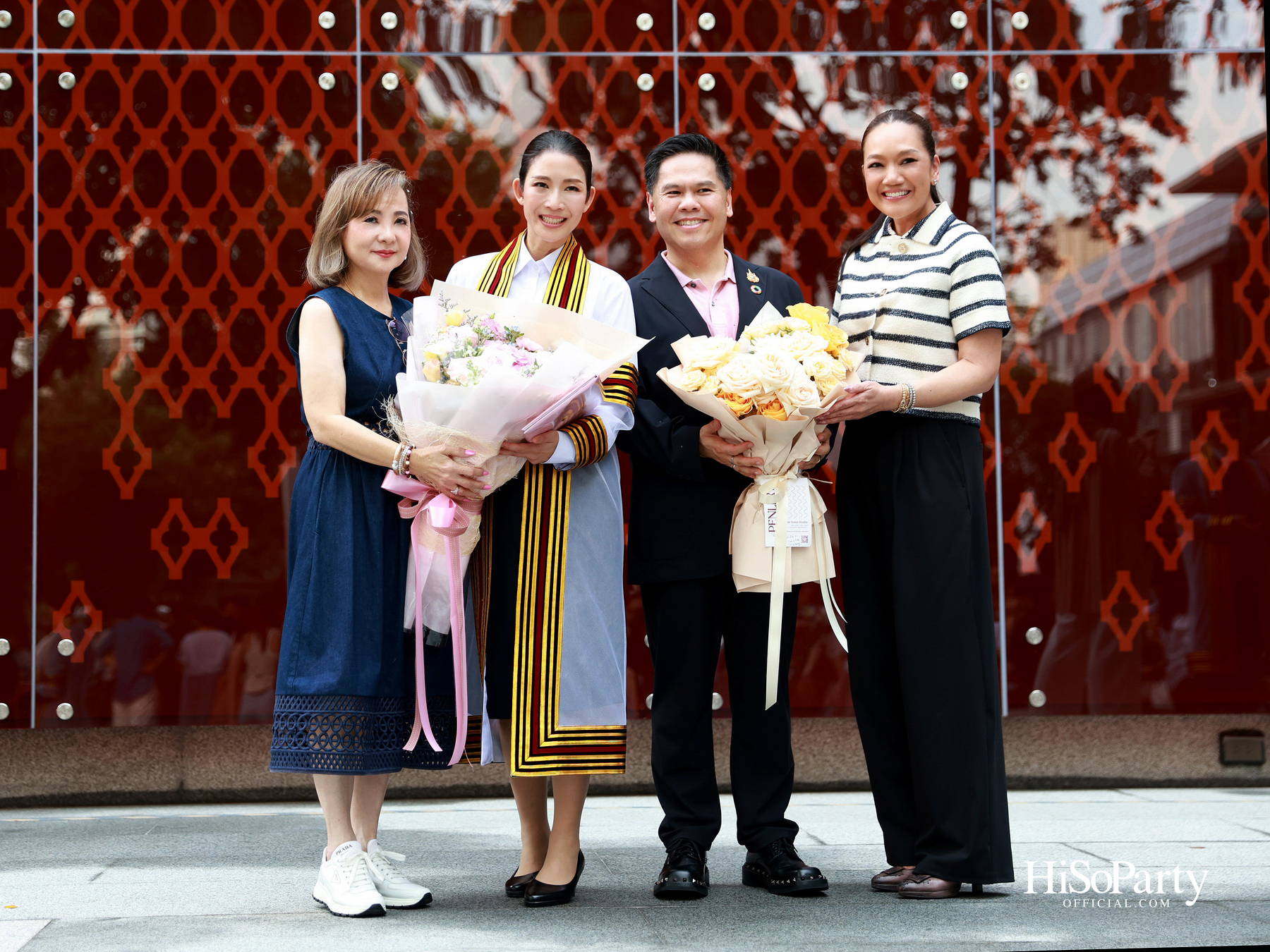 ขอแสดงความยินดีกับคุณเก๋-ดร.สุวรรณา ศิลปอาชา เนื่องในโอกาสสําเร็จการศึกษา ปริญญาโท จากคณะวิศวกรรมศาสตร์ จุฬาลงกรณ์มหาวิทยาลัย