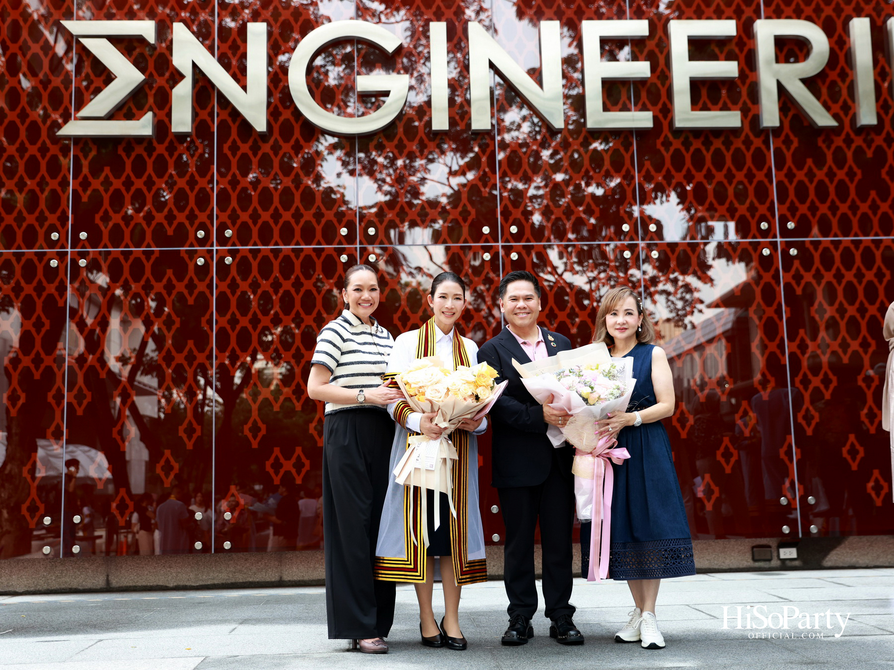 ขอแสดงความยินดีกับคุณเก๋-ดร.สุวรรณา ศิลปอาชา เนื่องในโอกาสสําเร็จการศึกษา ปริญญาโท จากคณะวิศวกรรมศาสตร์ จุฬาลงกรณ์มหาวิทยาลัย