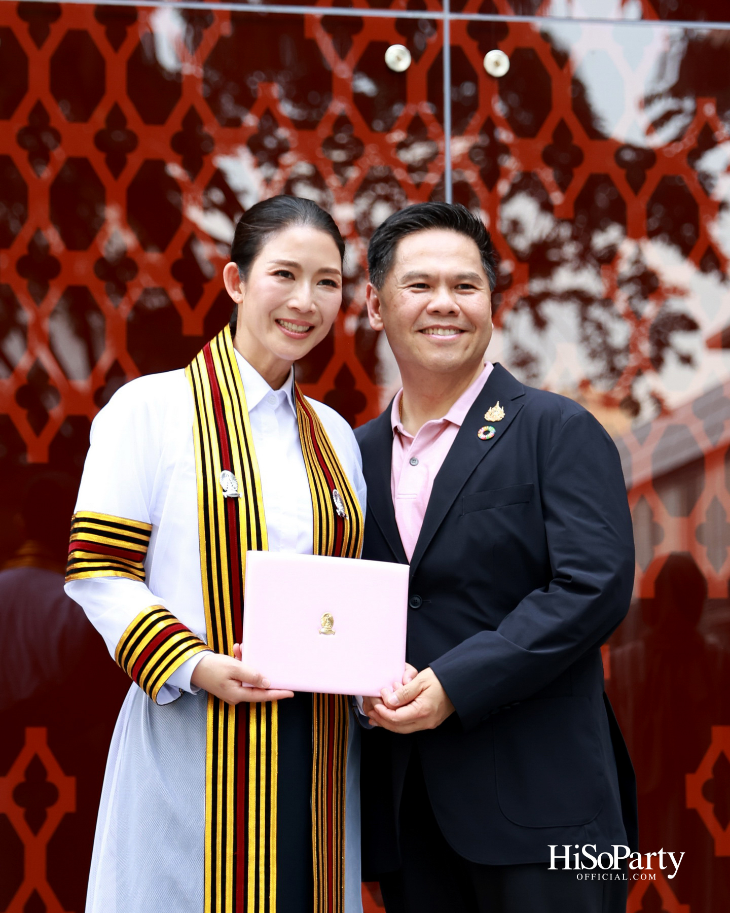 ขอแสดงความยินดีกับคุณเก๋-ดร.สุวรรณา ศิลปอาชา เนื่องในโอกาสสําเร็จการศึกษา ปริญญาโท จากคณะวิศวกรรมศาสตร์ จุฬาลงกรณ์มหาวิทยาลัย