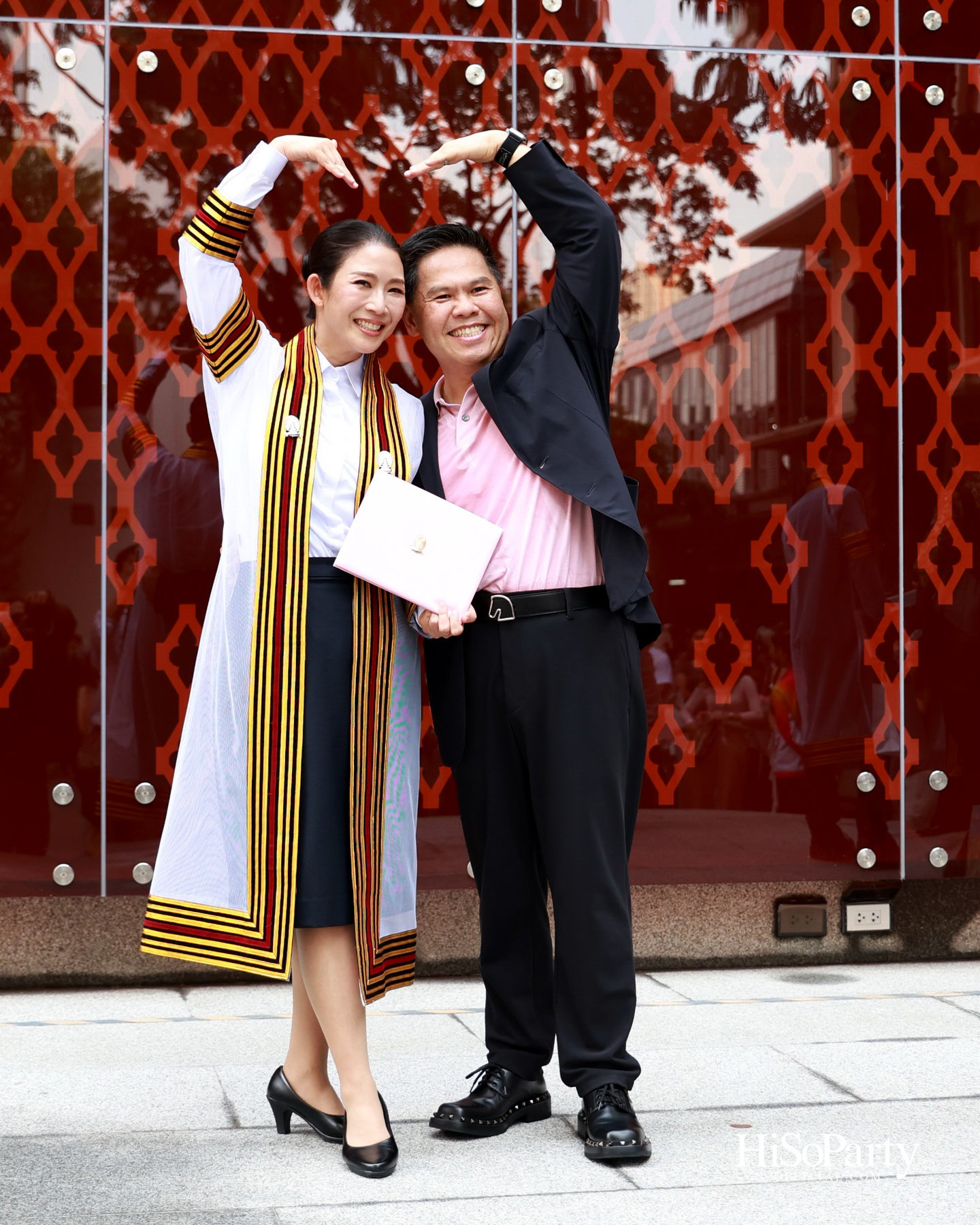 ขอแสดงความยินดีกับคุณเก๋-ดร.สุวรรณา ศิลปอาชา เนื่องในโอกาสสําเร็จการศึกษา ปริญญาโท จากคณะวิศวกรรมศาสตร์ จุฬาลงกรณ์มหาวิทยาลัย