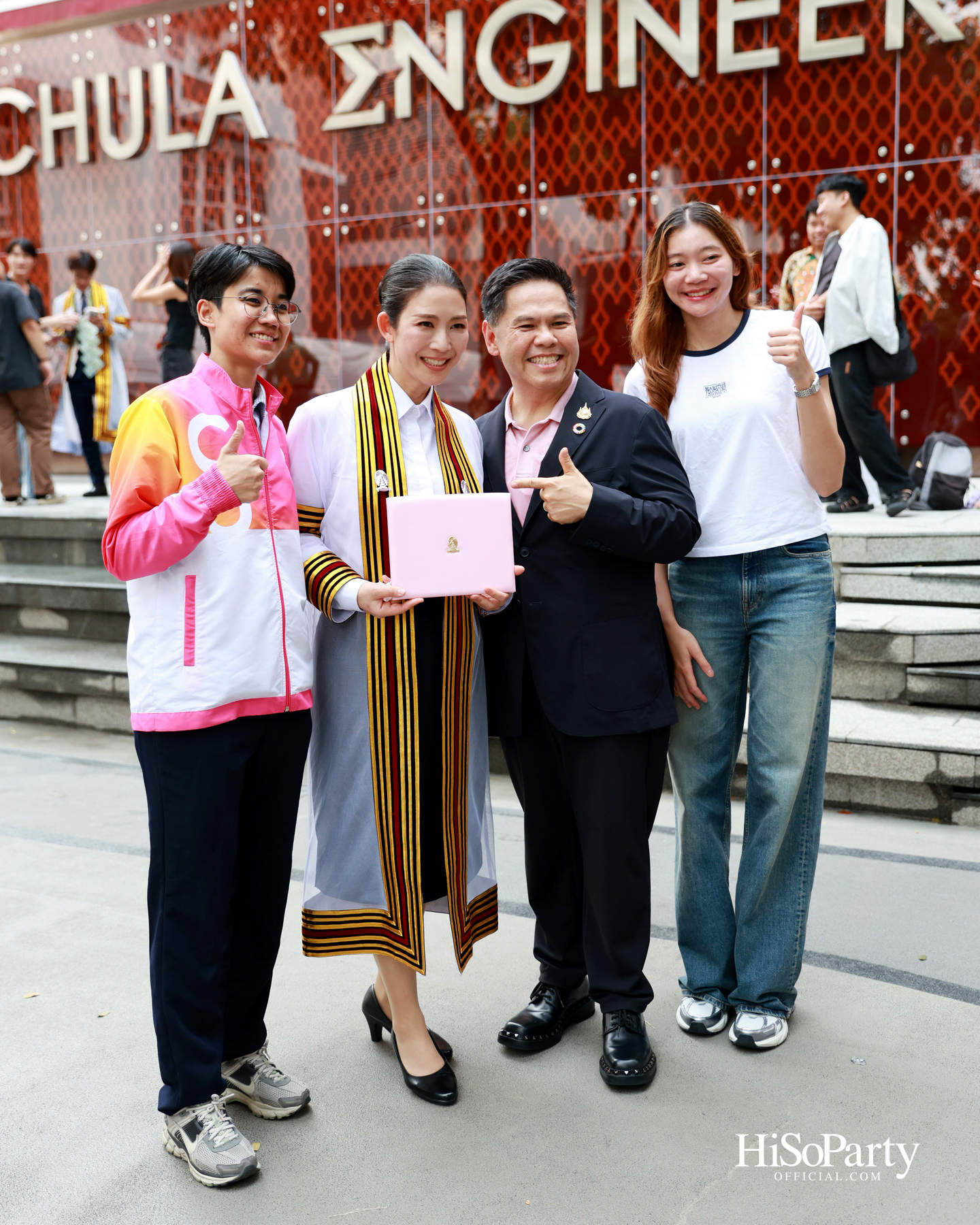 ขอแสดงความยินดีกับคุณเก๋-ดร.สุวรรณา ศิลปอาชา เนื่องในโอกาสสําเร็จการศึกษา ปริญญาโท จากคณะวิศวกรรมศาสตร์ จุฬาลงกรณ์มหาวิทยาลัย