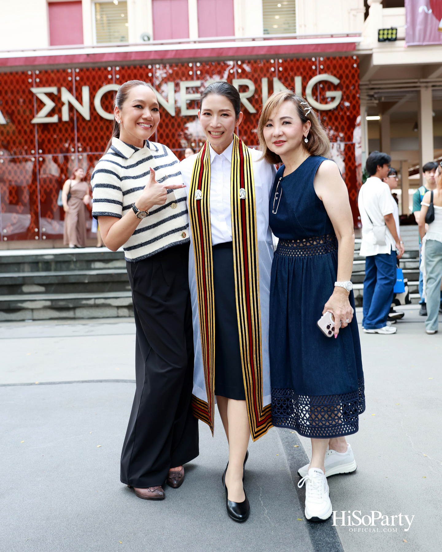 ขอแสดงความยินดีกับคุณเก๋-ดร.สุวรรณา ศิลปอาชา เนื่องในโอกาสสําเร็จการศึกษา ปริญญาโท จากคณะวิศวกรรมศาสตร์ จุฬาลงกรณ์มหาวิทยาลัย