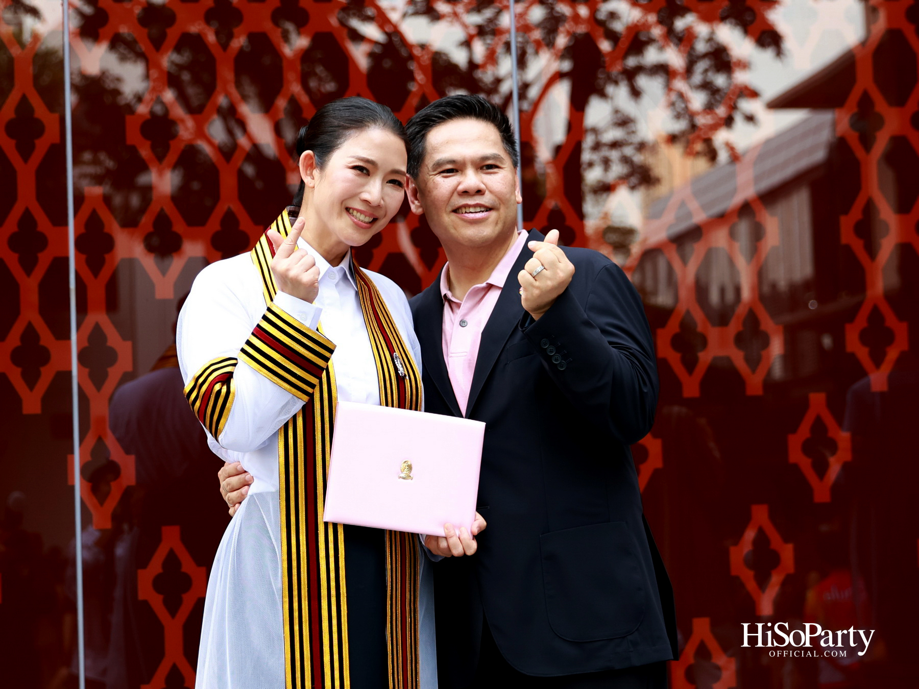 ขอแสดงความยินดีกับคุณเก๋-ดร.สุวรรณา ศิลปอาชา เนื่องในโอกาสสําเร็จการศึกษา ปริญญาโท จากคณะวิศวกรรมศาสตร์ จุฬาลงกรณ์มหาวิทยาลัย