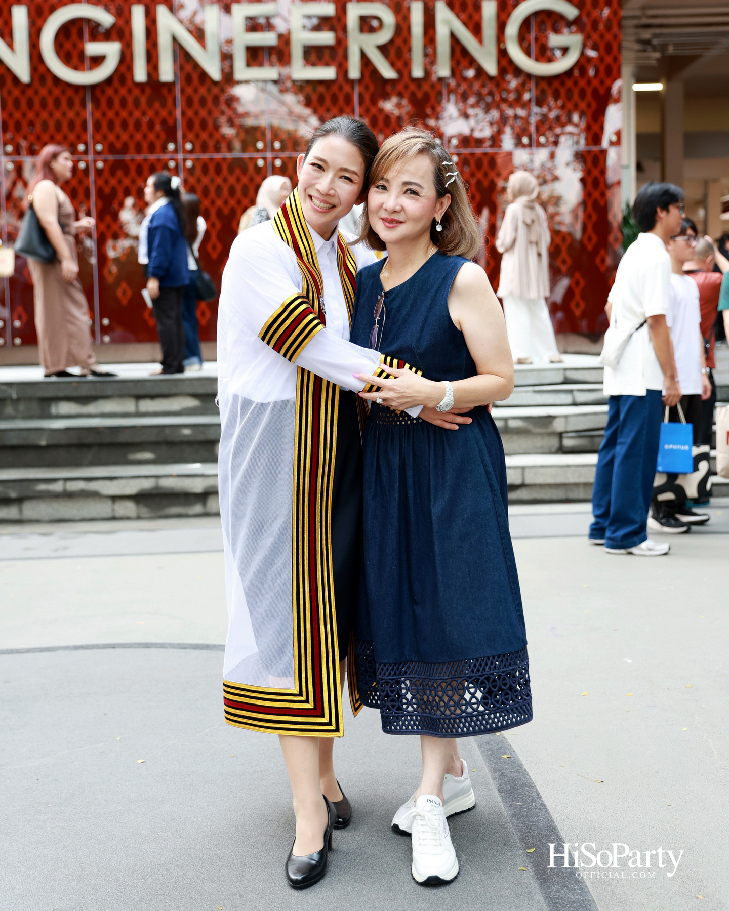 ขอแสดงความยินดีกับคุณเก๋-ดร.สุวรรณา ศิลปอาชา เนื่องในโอกาสสําเร็จการศึกษา ปริญญาโท จากคณะวิศวกรรมศาสตร์ จุฬาลงกรณ์มหาวิทยาลัย