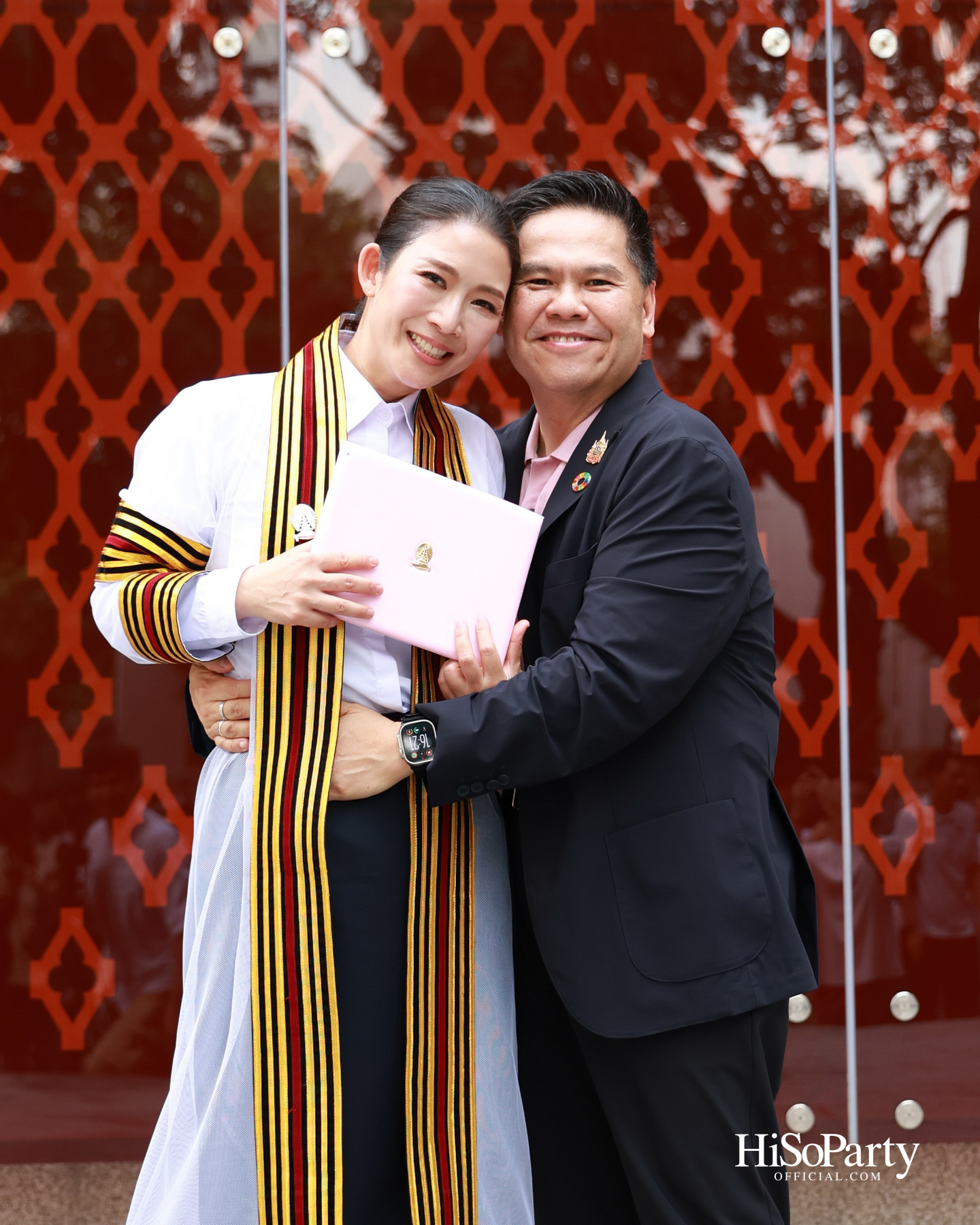 ขอแสดงความยินดีกับคุณเก๋-ดร.สุวรรณา ศิลปอาชา เนื่องในโอกาสสําเร็จการศึกษา ปริญญาโท จากคณะวิศวกรรมศาสตร์ จุฬาลงกรณ์มหาวิทยาลัย