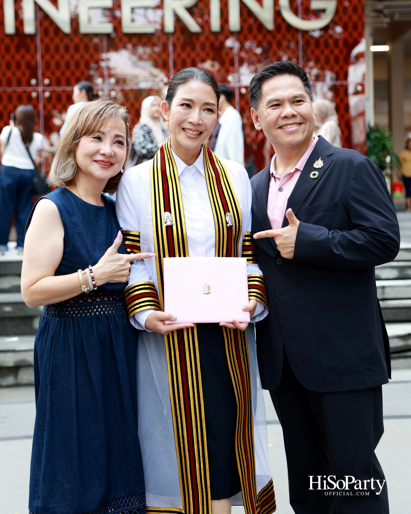 ขอแสดงความยินดีกับคุณเก๋-ดร.สุวรรณา ศิลปอาชา เนื่องในโอกาสสําเร็จการศึกษา ปริญญาโท จากคณะวิศวกรรมศาสตร์ จุฬาลงกรณ์มหาวิทยาลัย