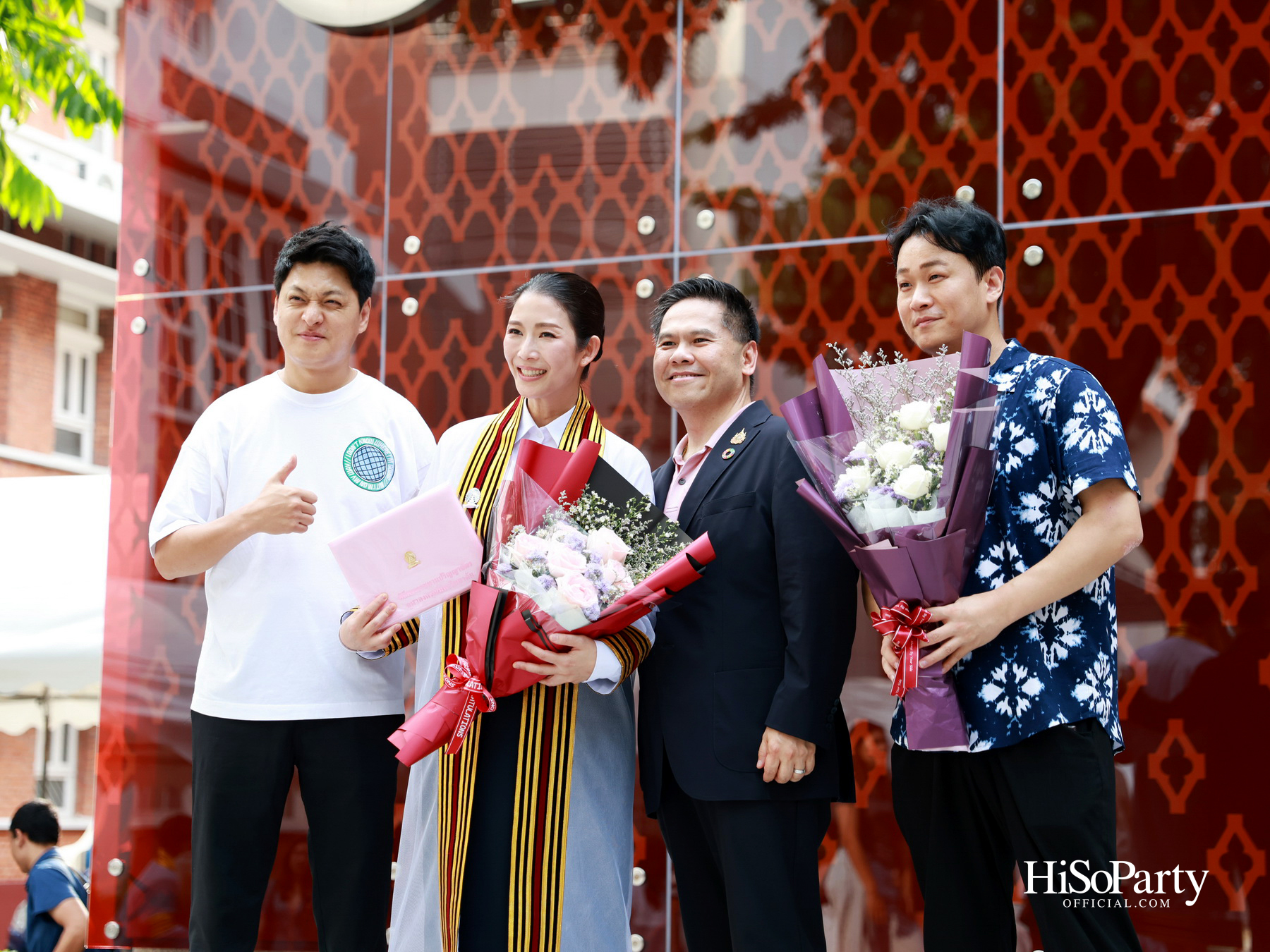 ขอแสดงความยินดีกับคุณเก๋-ดร.สุวรรณา ศิลปอาชา เนื่องในโอกาสสําเร็จการศึกษา ปริญญาโท จากคณะวิศวกรรมศาสตร์ จุฬาลงกรณ์มหาวิทยาลัย