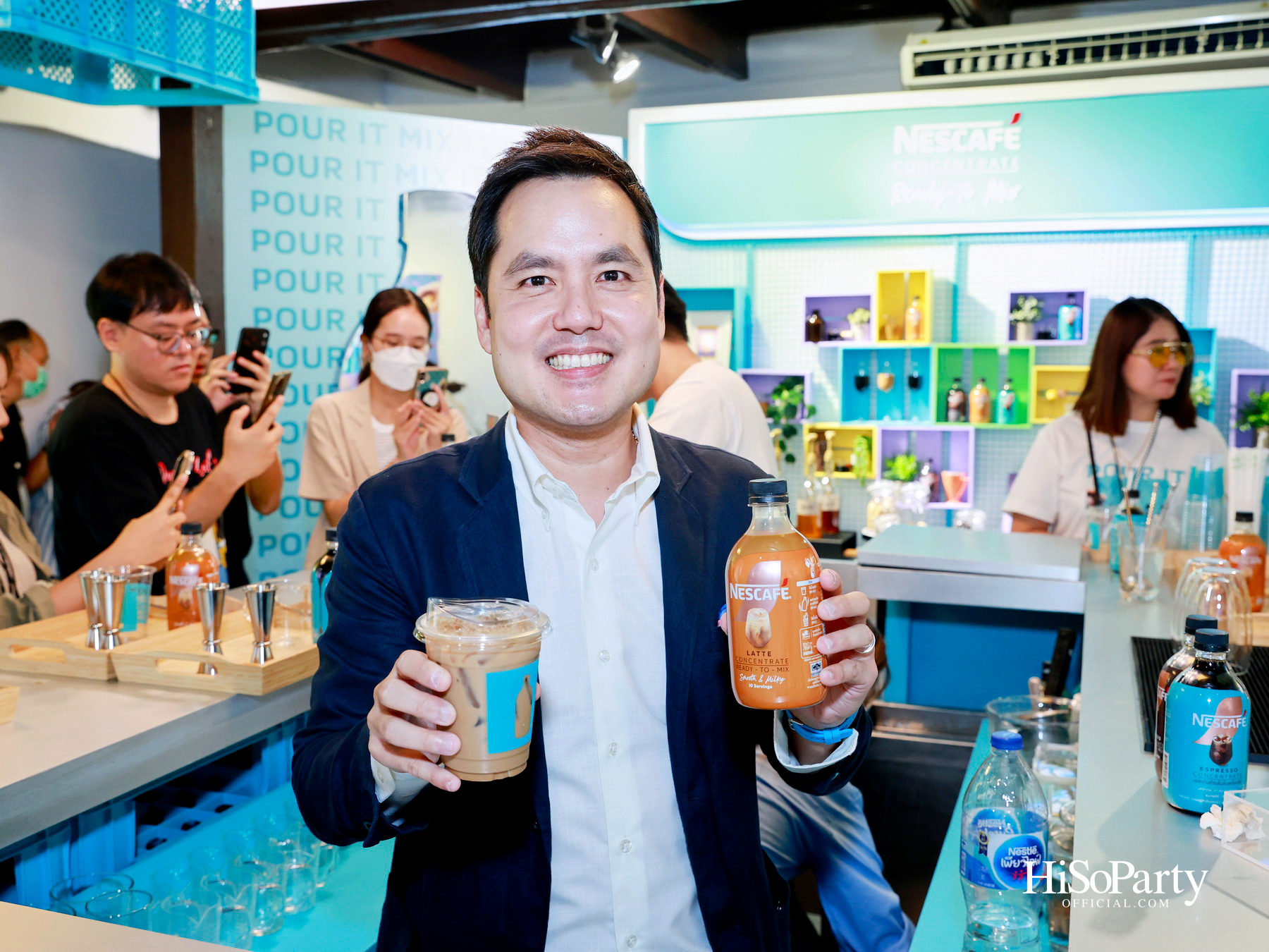 เนสกาแฟจัดปาร์ตี้เปิดตัว ‘NESCAFÉ Concentrate Ready-To-Mix’ นวัตกรรมกาแฟเข้มข้น พร้อมคอฟฟี่ เฮ้าส์ ปาร์ตี้กลางถนนทรงวาด