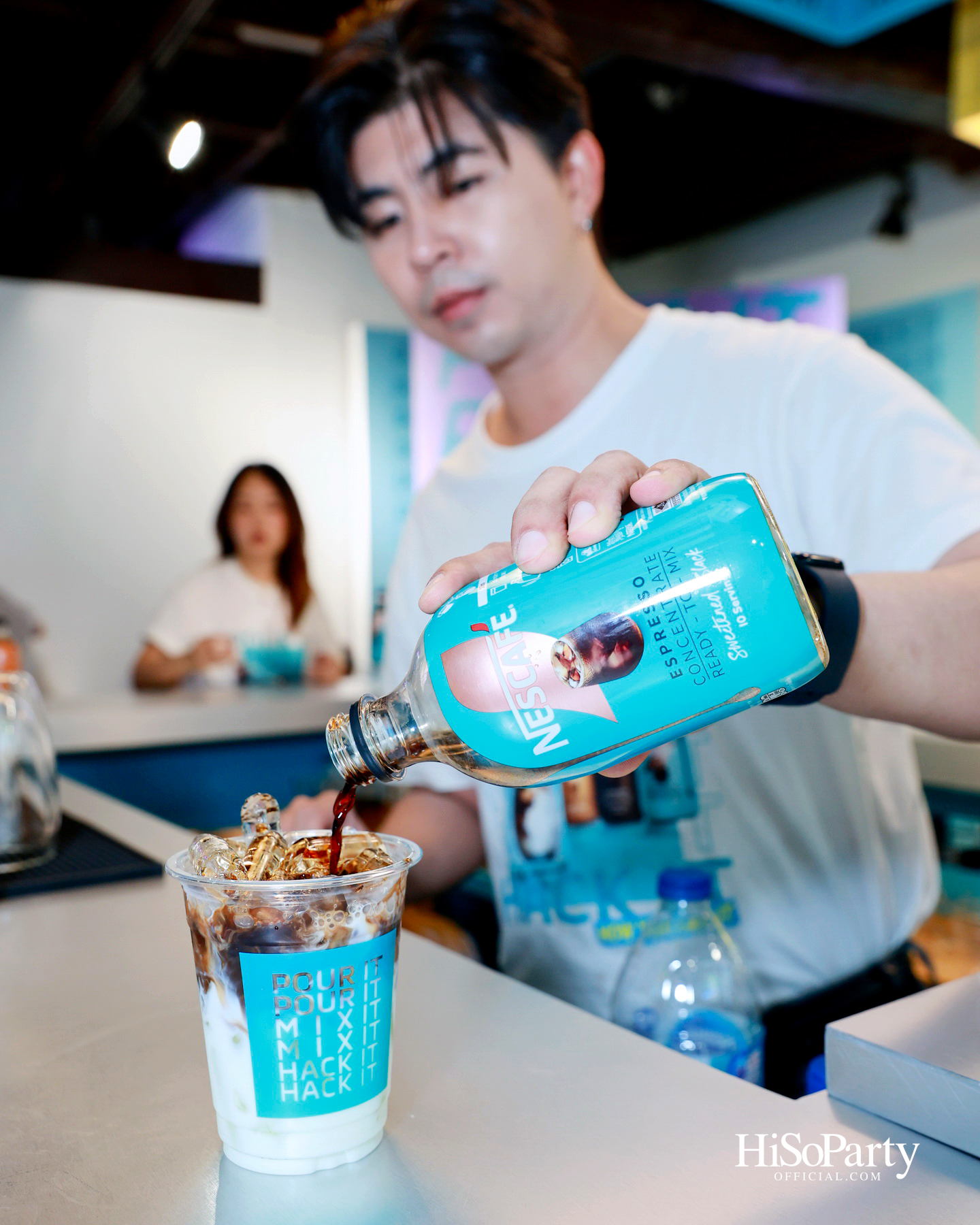 เนสกาแฟจัดปาร์ตี้เปิดตัว ‘NESCAFÉ Concentrate Ready-To-Mix’ นวัตกรรมกาแฟเข้มข้น พร้อมคอฟฟี่ เฮ้าส์ ปาร์ตี้กลางถนนทรงวาด