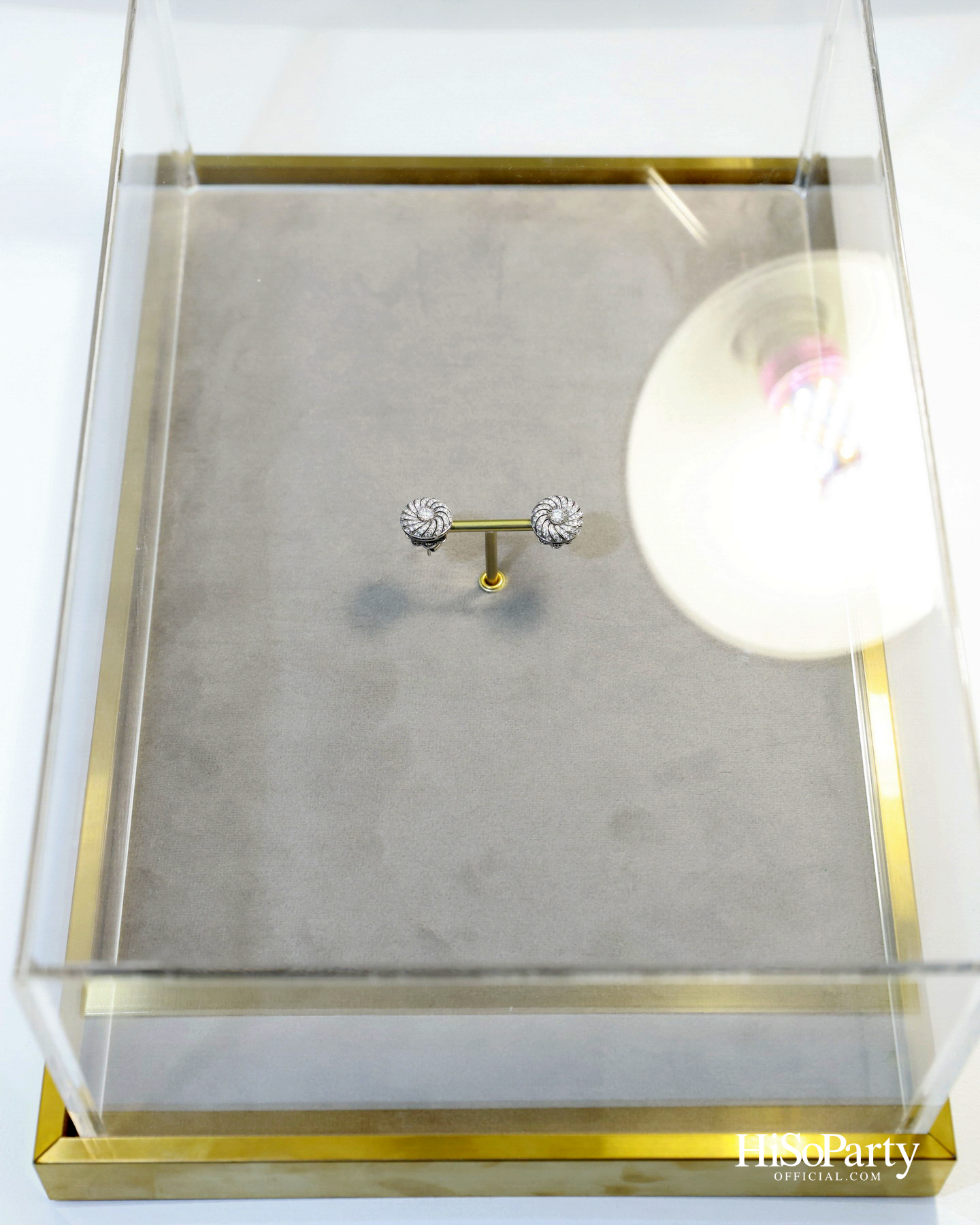 CHAVANA ฉลองก้าวสู่ปีที่ 111 กับนิทรรศการ ‘The Ray of Light’ ถ่ายทอดเรื่องราวแสงและเวลา ผ่านคอลเลกชันจิวเวลรี่สุดวิจิตร