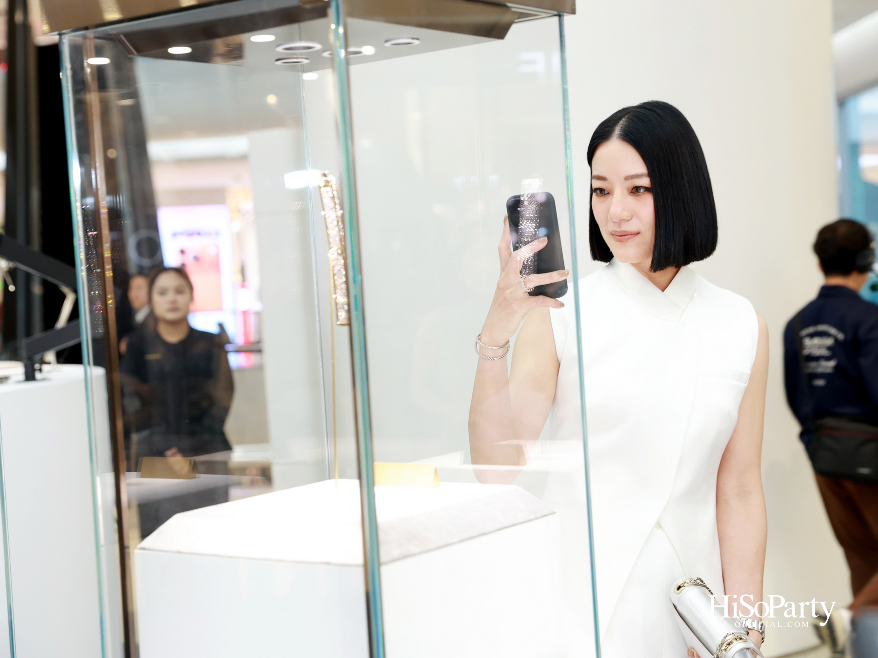 CHAVANA ฉลองก้าวสู่ปีที่ 111 กับนิทรรศการ ‘The Ray of Light’ ถ่ายทอดเรื่องราวแสงและเวลา ผ่านคอลเลกชันจิวเวลรี่สุดวิจิตร