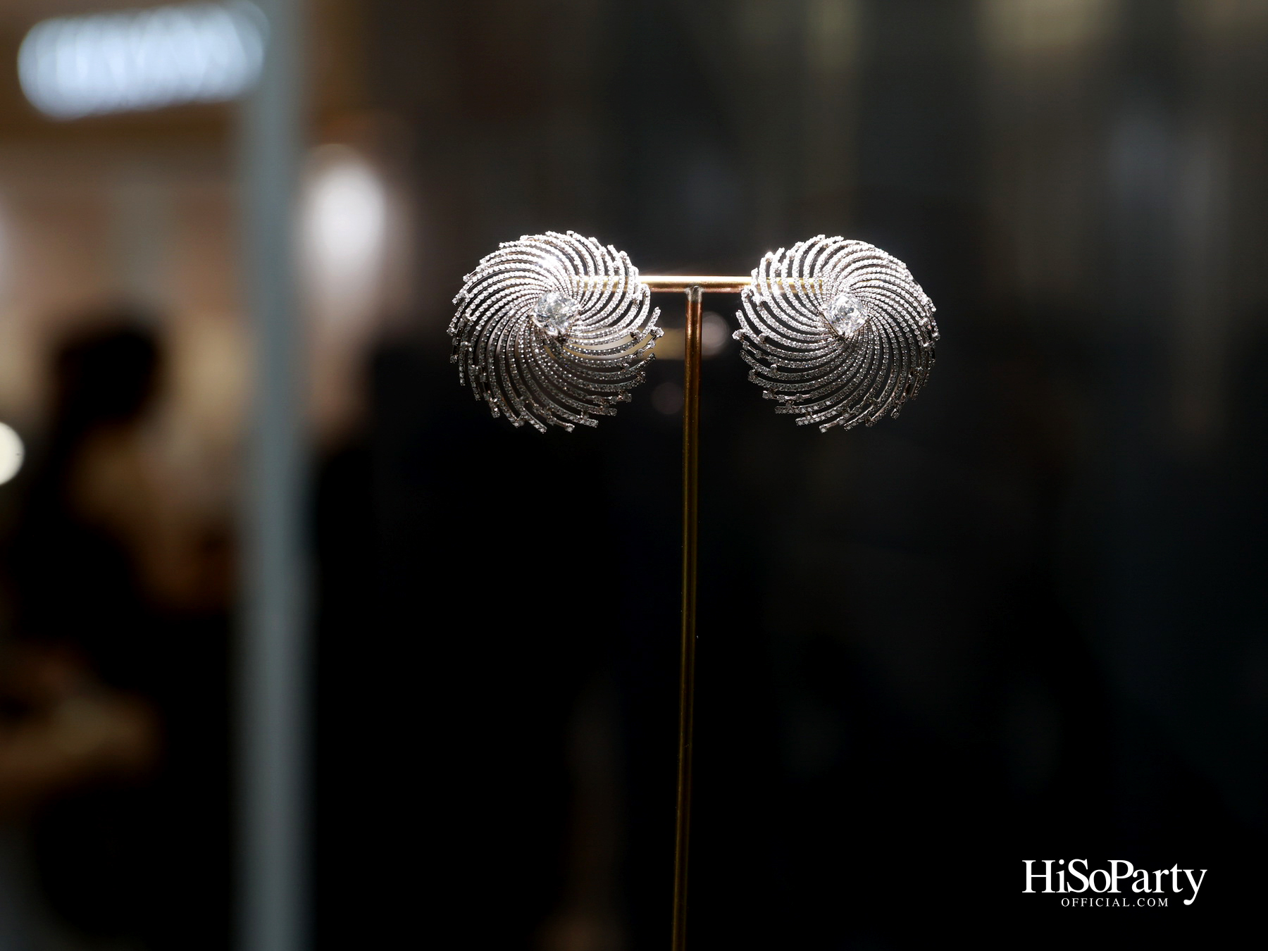 CHAVANA ฉลองก้าวสู่ปีที่ 111 กับนิทรรศการ ‘The Ray of Light’ ถ่ายทอดเรื่องราวแสงและเวลา ผ่านคอลเลกชันจิวเวลรี่สุดวิจิตร