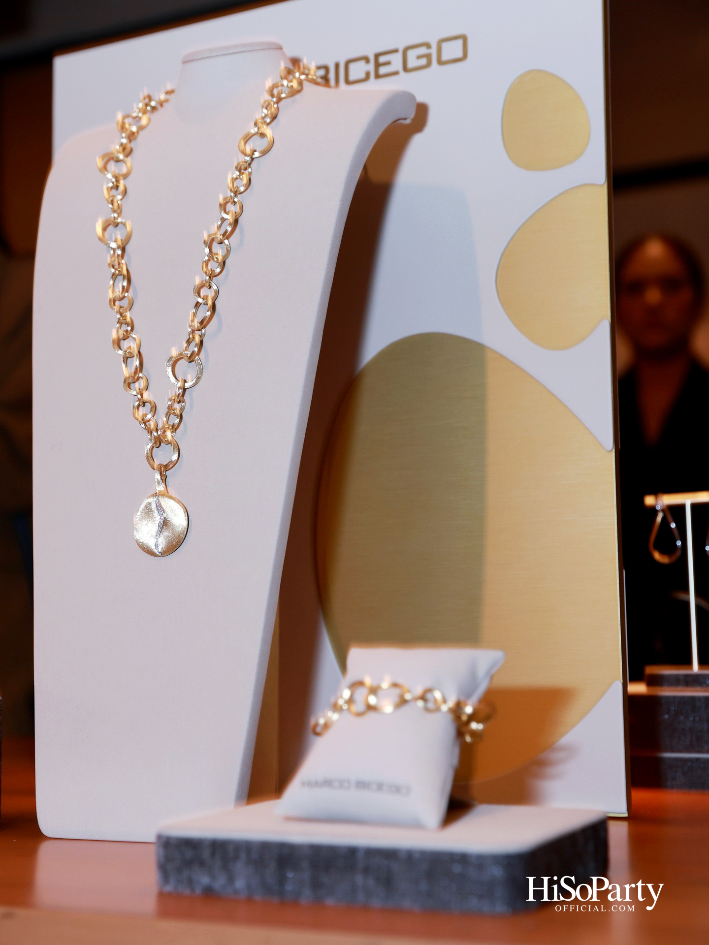 ‘MARCO BICEGO’ ฉลอง 25 ปี นำเสนอคอลเลกชัน ‘25 Best’ พร้อมเปิดตัว Muse คนใหม่ ‘พอลล่า เทเลอร์’ 