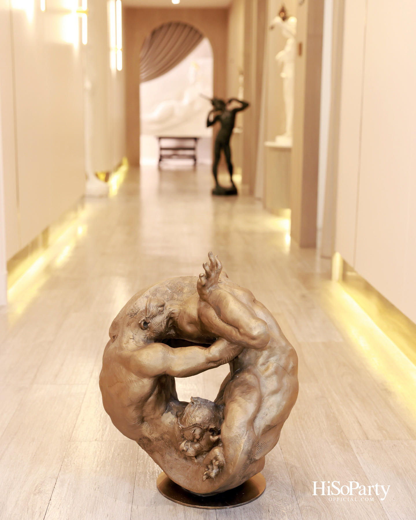 ‘Rattinan Clinic’ ฉลองครบรอบ 26 ปี ถ่ายทอดศิลปะแห่งความงามผ่านงานประติมากรรมไทย