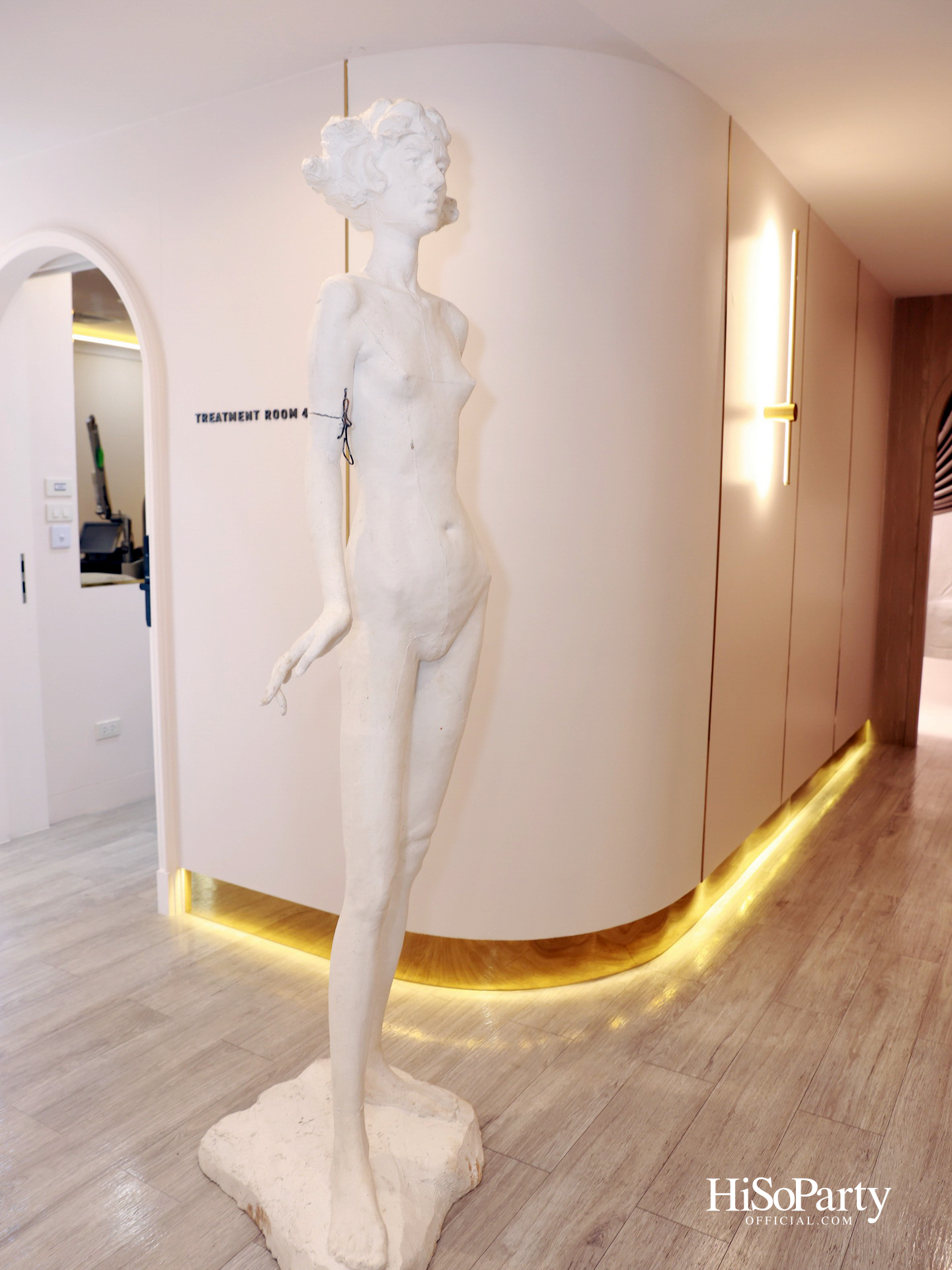 ‘Rattinan Clinic’ ฉลองครบรอบ 26 ปี ถ่ายทอดศิลปะแห่งความงามผ่านงานประติมากรรมไทย